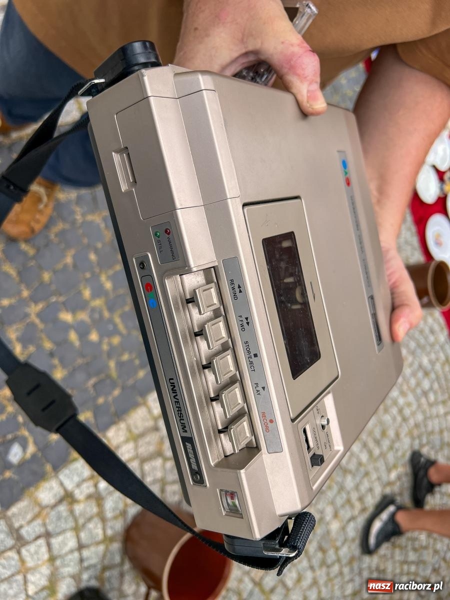 Zdjęcie w galerii na portalu naszraciborz.pl: Radyjko z Hong Kongu i inne ciekawostki z jarmarku staroci wiadomości z regionu