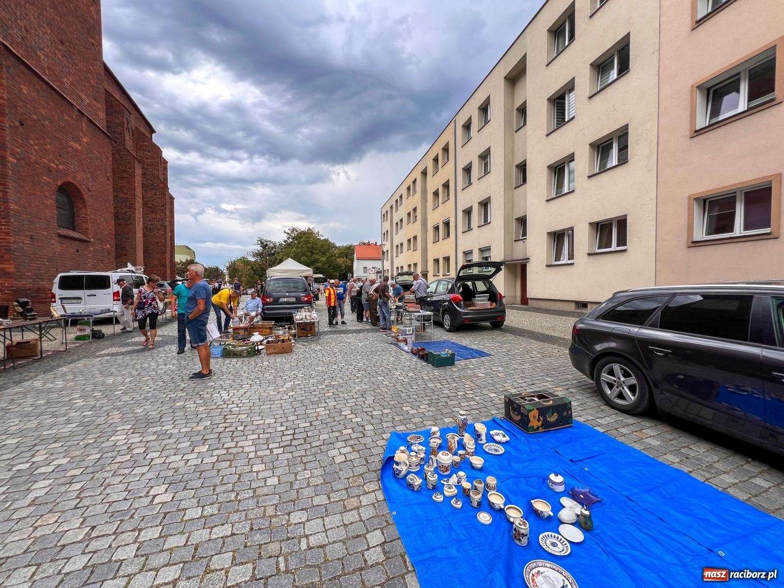 Zdjęcie w galerii na portalu naszraciborz.pl: Radyjko z Hong Kongu i inne ciekawostki z jarmarku staroci wiadomości z regionu