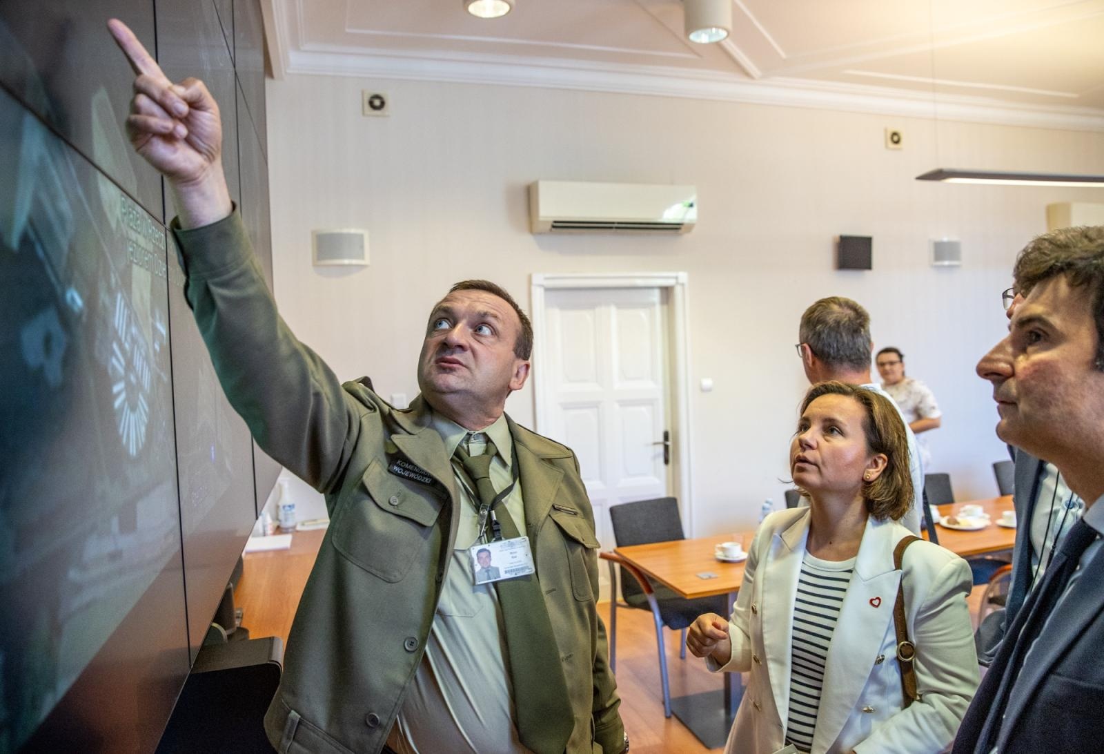 Zdjęcie w galerii na portalu naszraciborz.pl: Złota alga zagraża Odrze i śląskim zbiornikom. Wojewoda zwołał sztab, naukowcy raportują sukces wiadomości z regionu