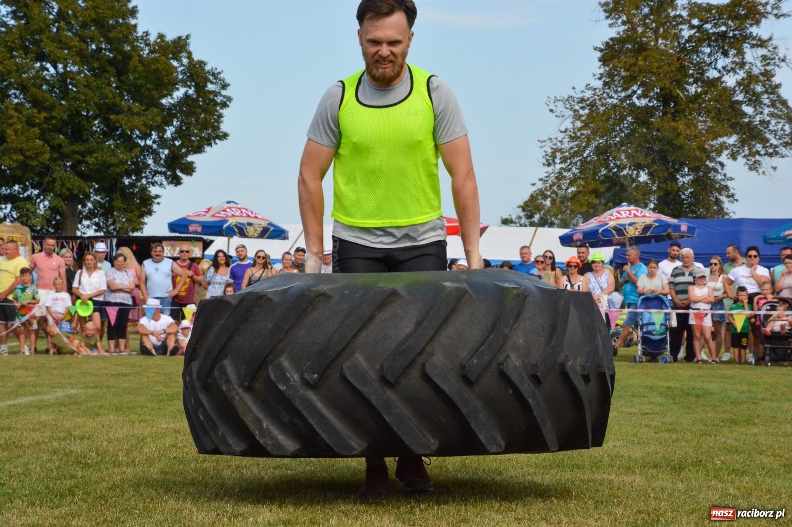 Zdjęcie w galerii na portalu naszraciborz.pl: Bamberparty 2024. Zawody farmerów strongmanów w Grzegorzowicach wiadomości z regionu