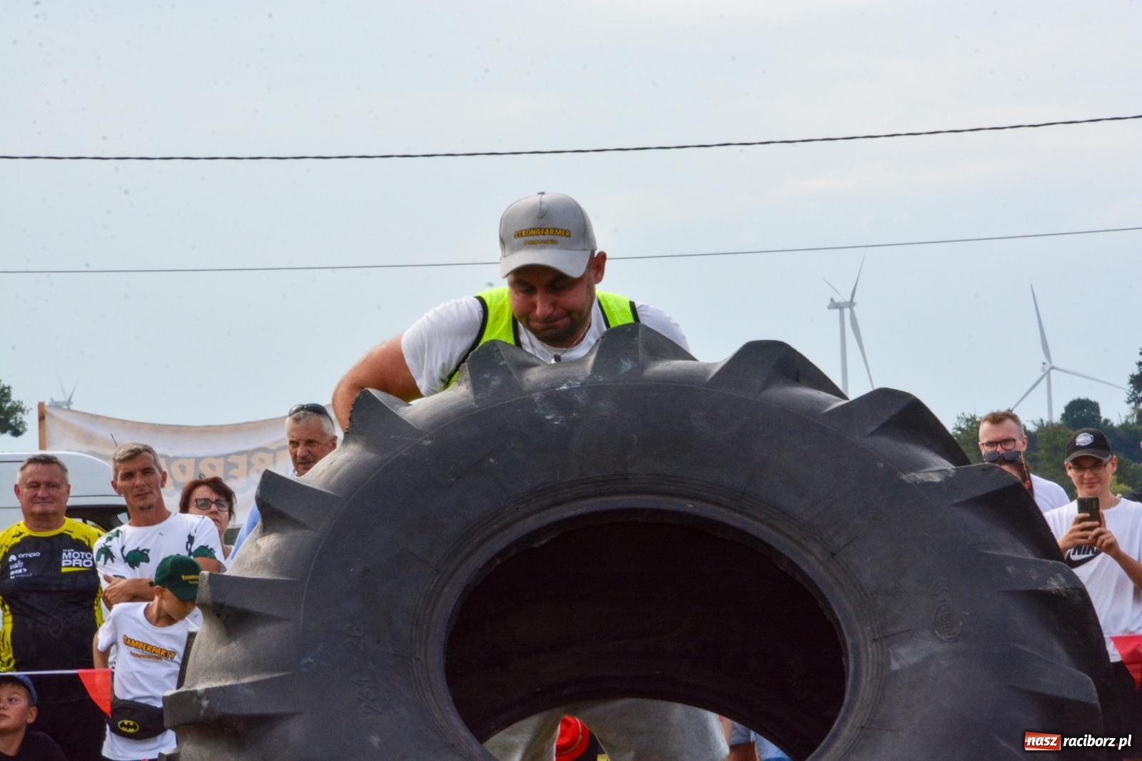 Zdjęcie w galerii na portalu naszraciborz.pl: Bamberparty 2024. Zawody farmerów strongmanów w Grzegorzowicach wiadomości z regionu