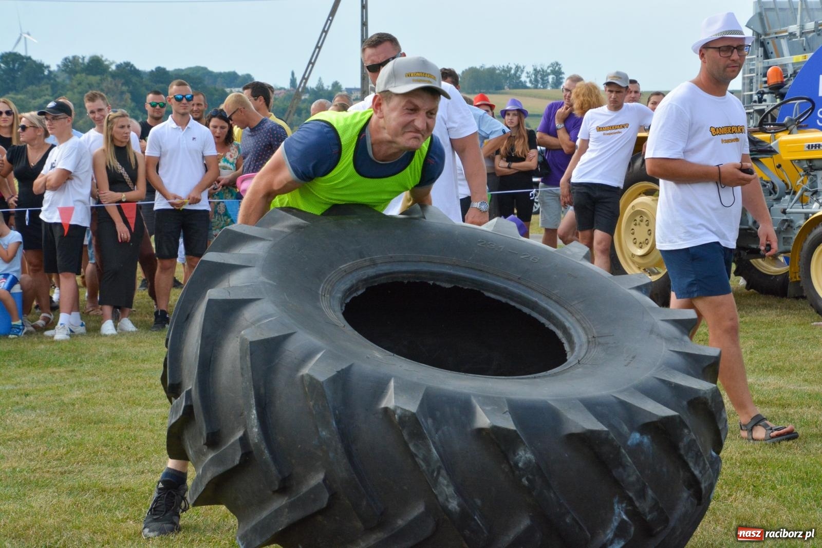 Zdjęcie w galerii na portalu naszraciborz.pl: Bamberparty 2024. Zawody farmerów strongmanów w Grzegorzowicach wiadomości z regionu