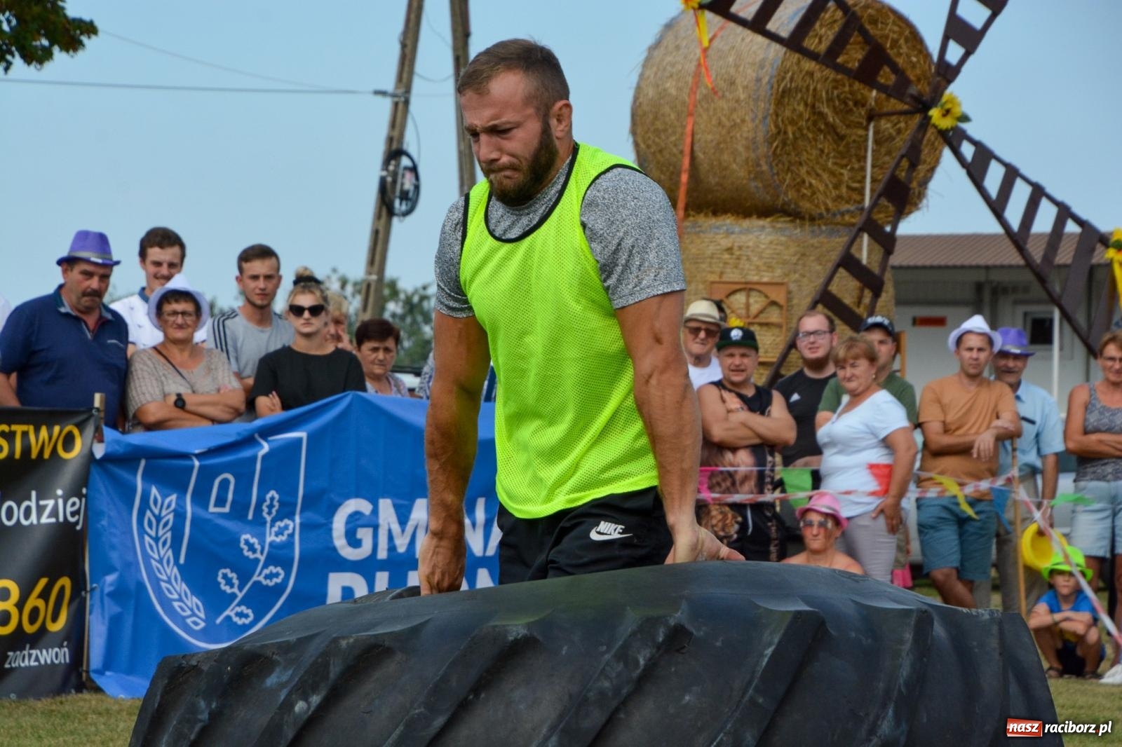 Zdjęcie w galerii na portalu naszraciborz.pl: Bamberparty 2024. Zawody farmerów strongmanów w Grzegorzowicach wiadomości z regionu