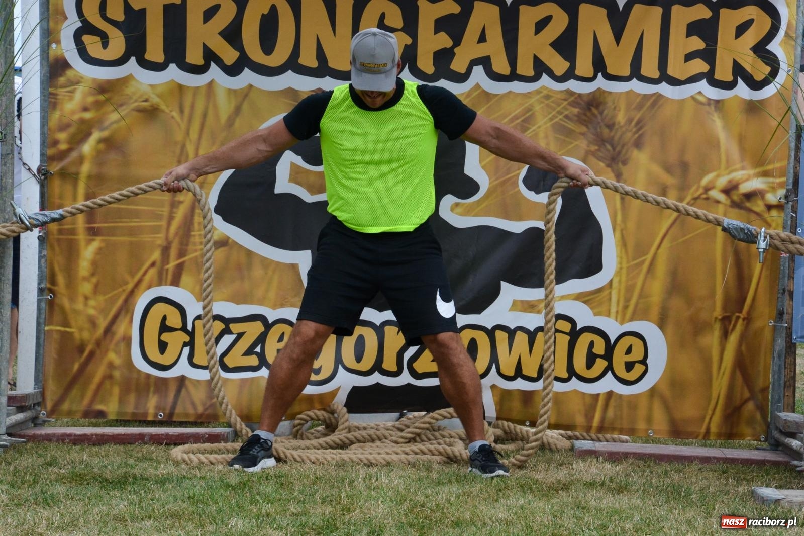 Zdjęcie w galerii na portalu naszraciborz.pl: Bamberparty 2024. Zawody farmerów strongmanów w Grzegorzowicach wiadomości z regionu