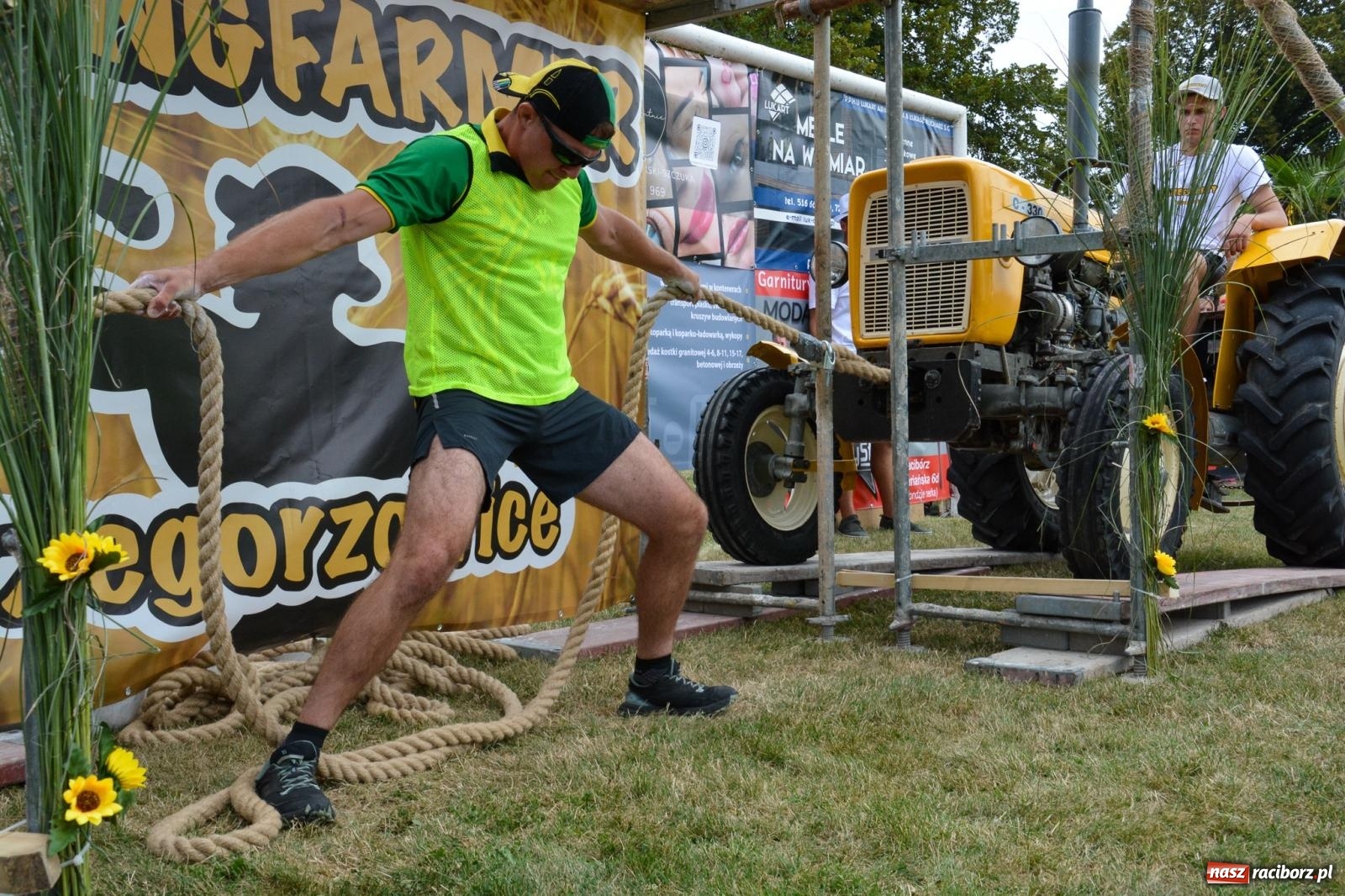 Zdjęcie w galerii na portalu naszraciborz.pl: Bamberparty 2024. Zawody farmerów strongmanów w Grzegorzowicach wiadomości z regionu