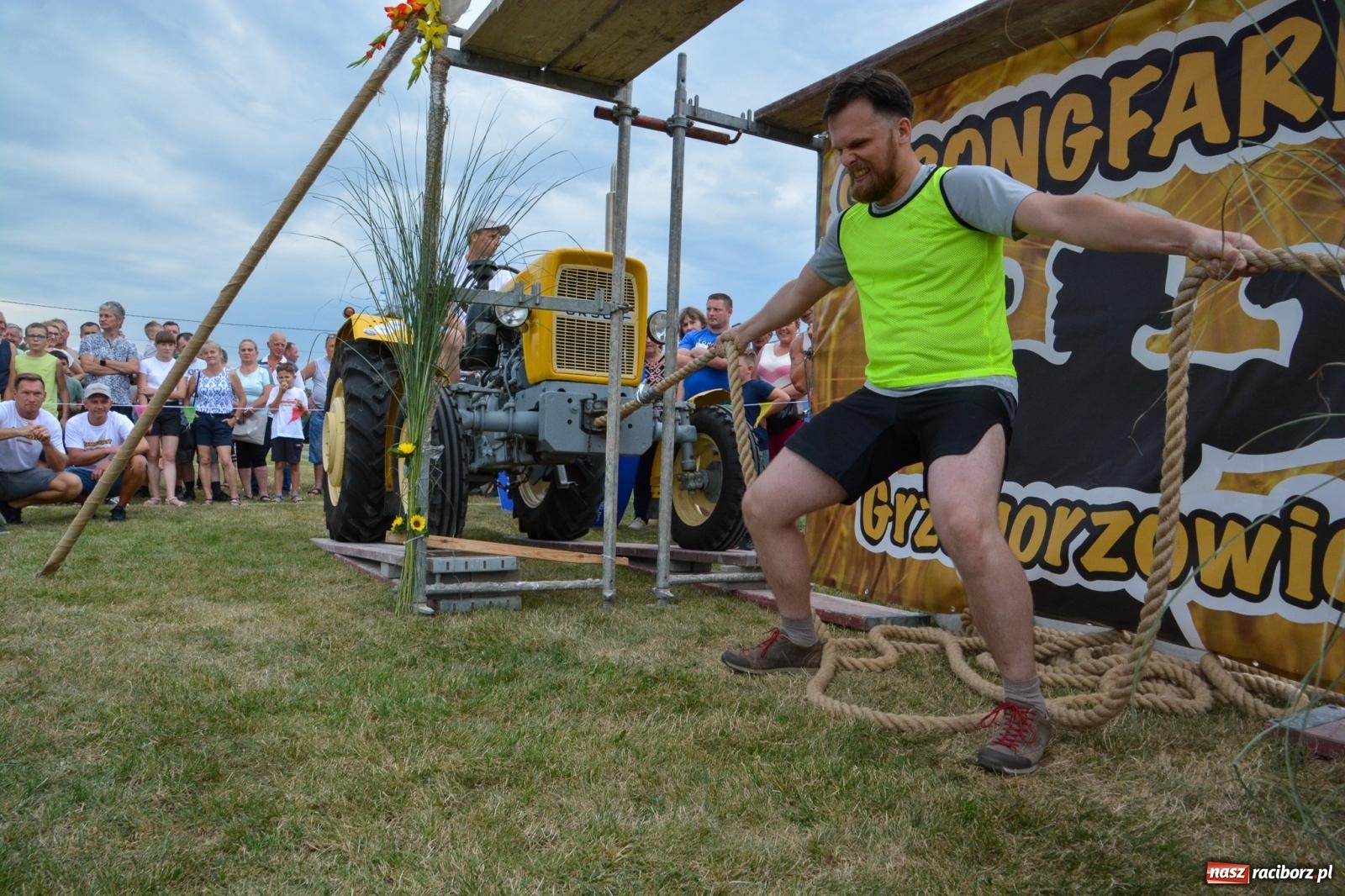Zdjęcie w galerii na portalu naszraciborz.pl: Bamberparty 2024. Zawody farmerów strongmanów w Grzegorzowicach wiadomości z regionu
