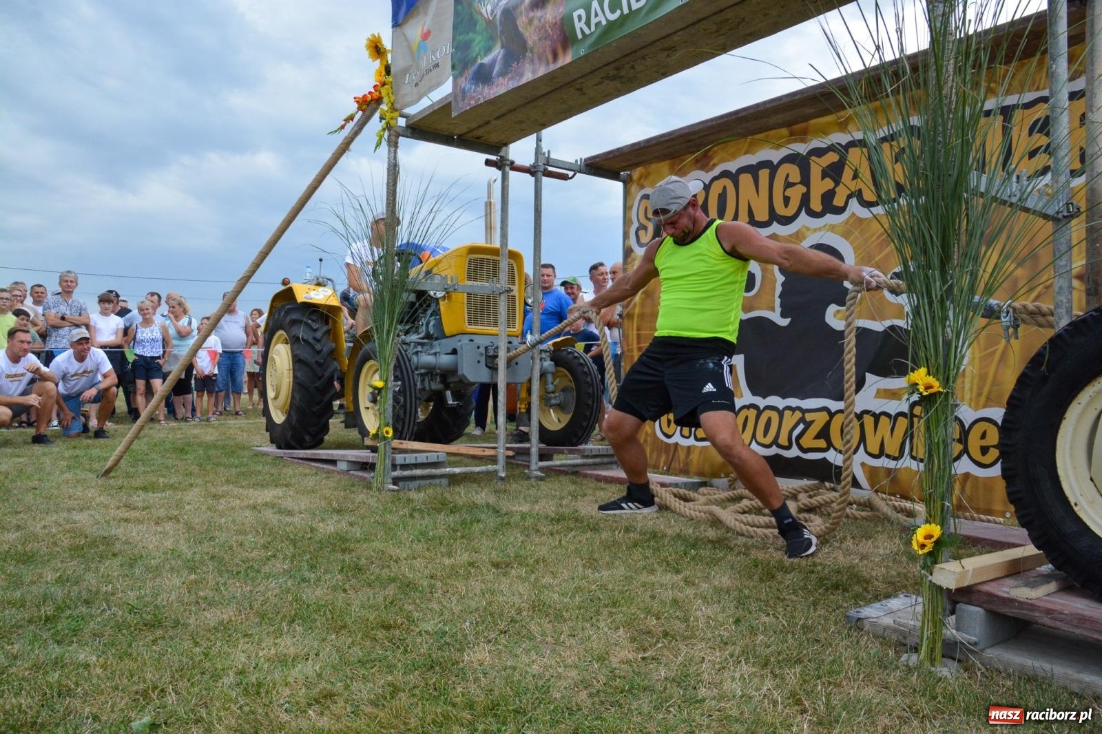 Zdjęcie w galerii na portalu naszraciborz.pl: Bamberparty 2024. Zawody farmerów strongmanów w Grzegorzowicach wiadomości z regionu