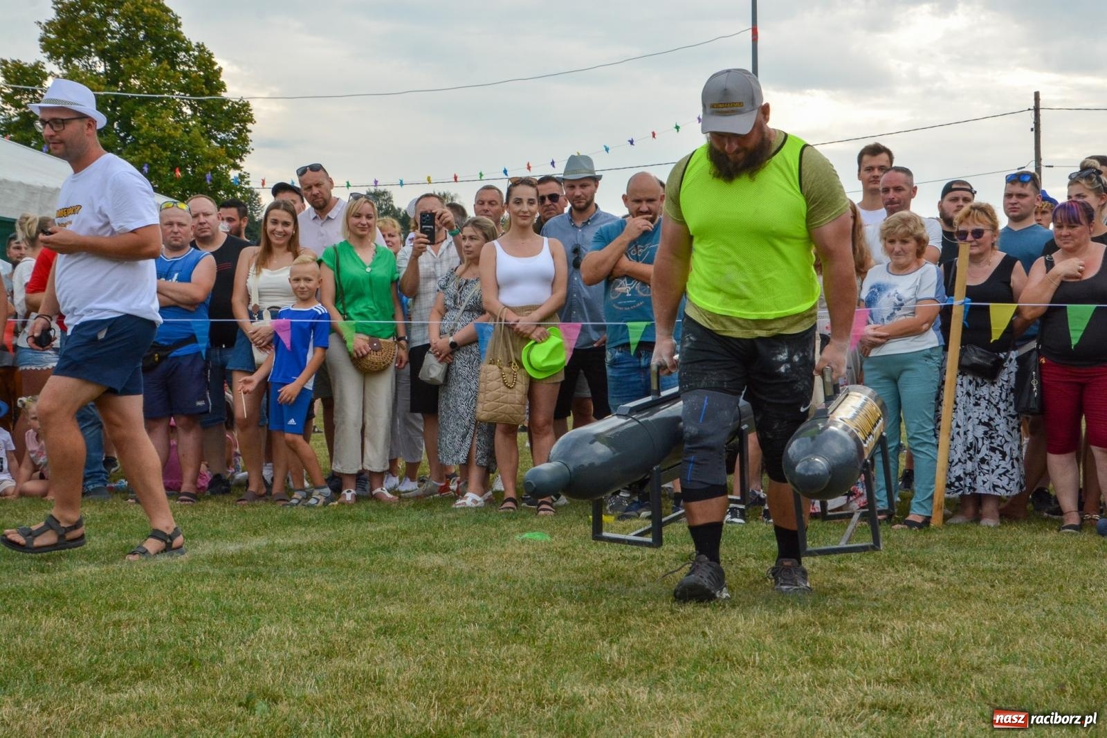 Zdjęcie w galerii na portalu naszraciborz.pl: Bamberparty 2024. Zawody farmerów strongmanów w Grzegorzowicach wiadomości z regionu