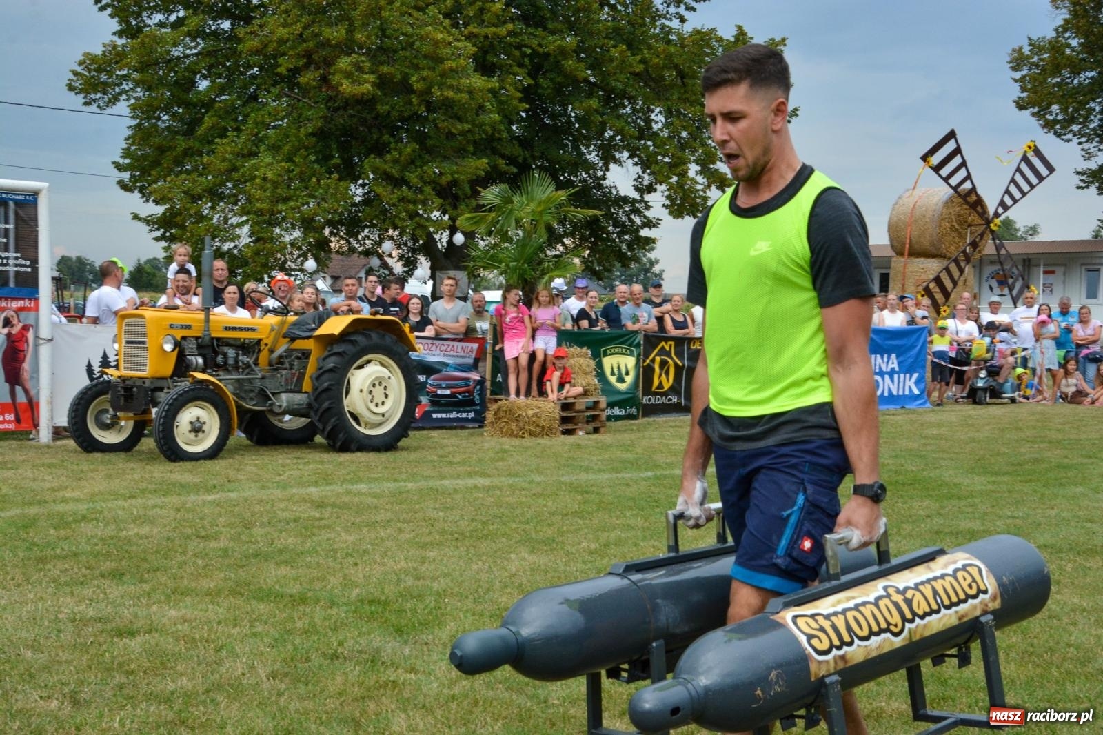 Zdjęcie w galerii na portalu naszraciborz.pl: Bamberparty 2024. Zawody farmerów strongmanów w Grzegorzowicach wiadomości z regionu