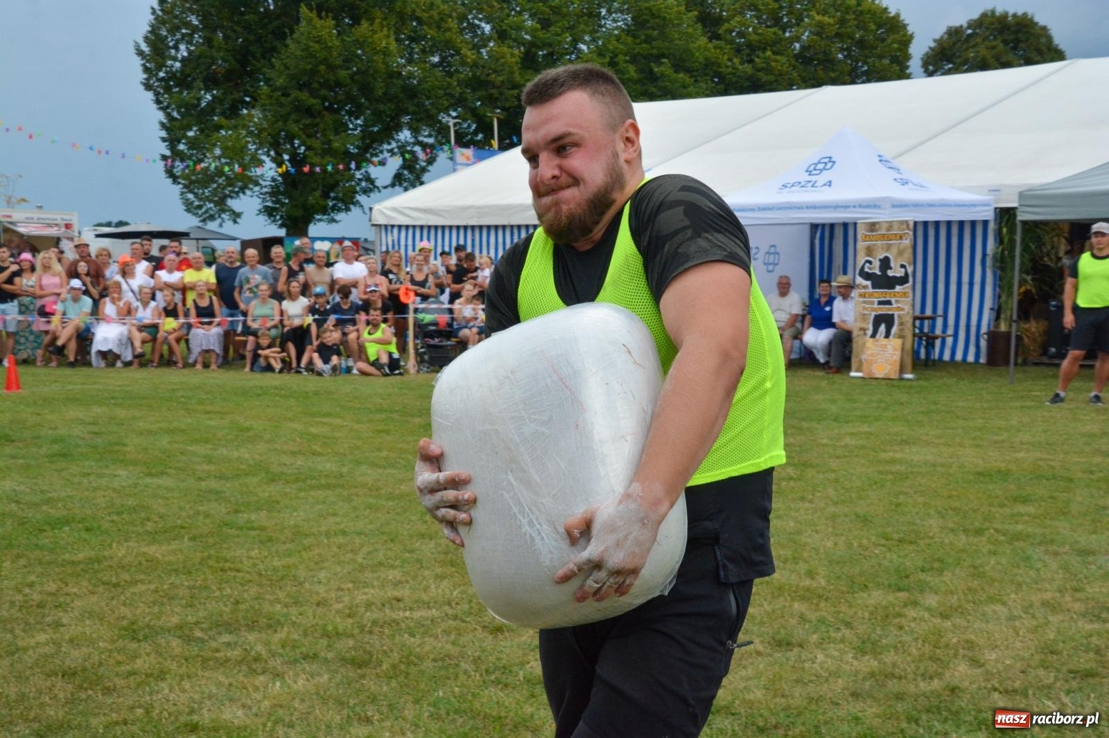 Zdjęcie w galerii na portalu naszraciborz.pl: Bamberparty 2024. Zawody farmerów strongmanów w Grzegorzowicach wiadomości z regionu