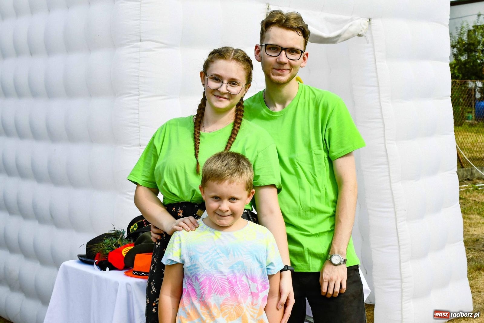 Zdjęcie w galerii na portalu naszraciborz.pl: Poloczek, Frele i The ThreeX. Festyn w Brzeziu wiadomości z regionu