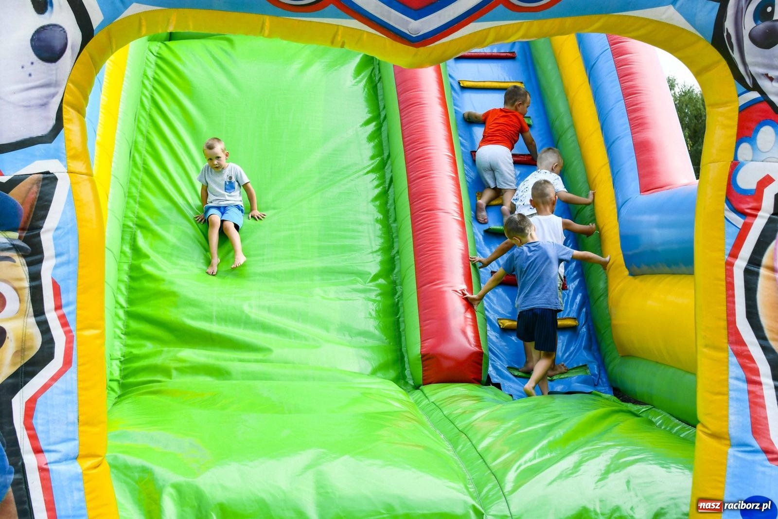 Zdjęcie w galerii na portalu naszraciborz.pl: Poloczek, Frele i The ThreeX. Festyn w Brzeziu wiadomości z regionu