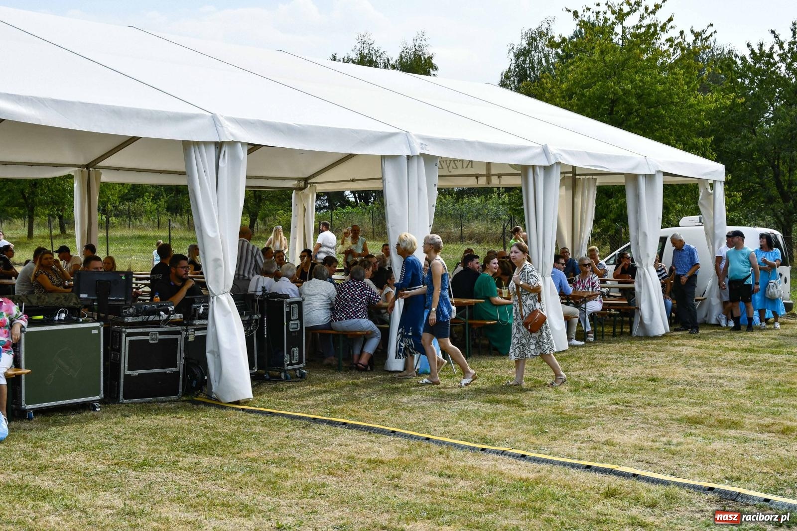 Zdjęcie w galerii na portalu naszraciborz.pl: Poloczek, Frele i The ThreeX. Festyn w Brzeziu wiadomości z regionu