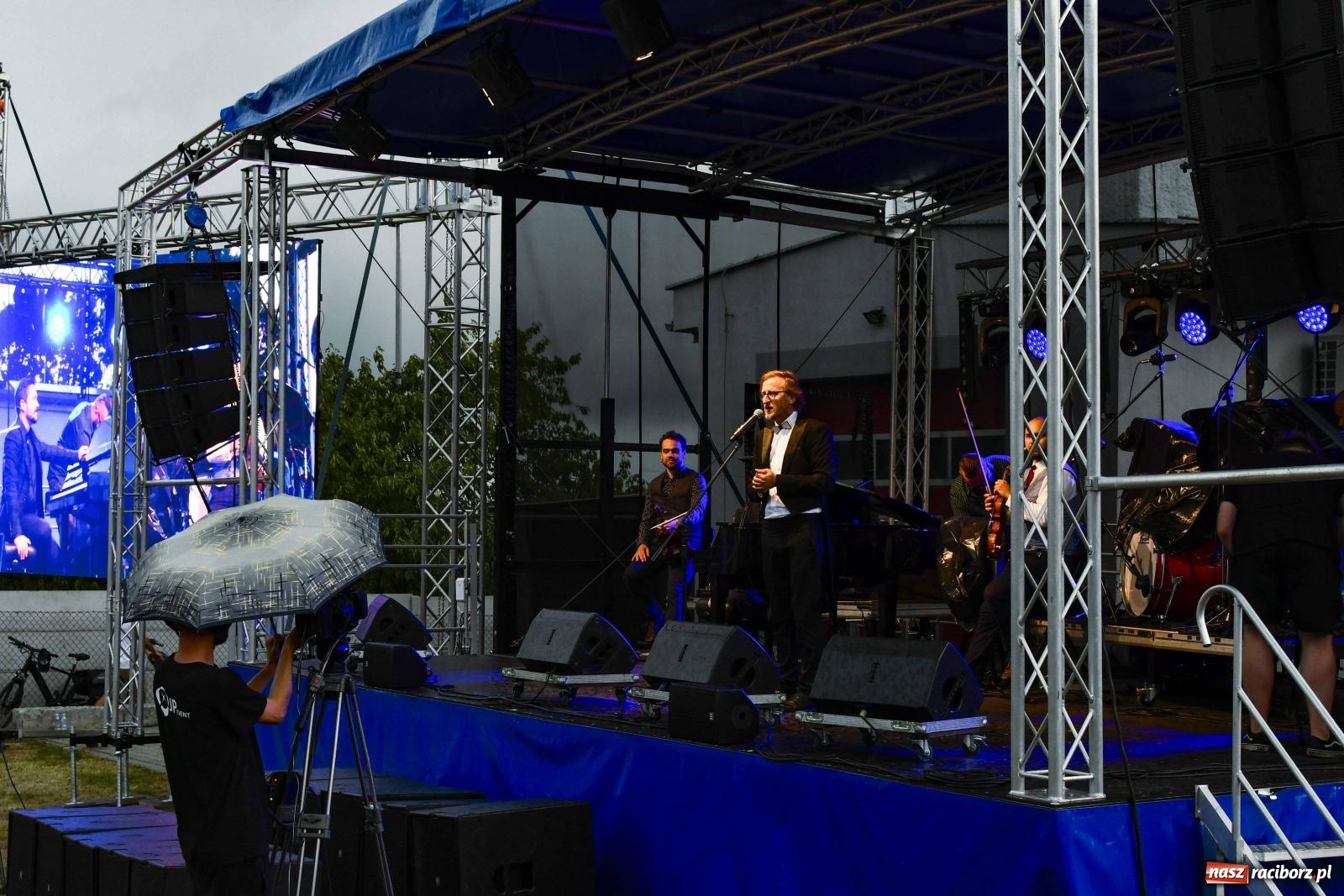 Zdjęcie w galerii na portalu naszraciborz.pl: Poloczek, Frele i The ThreeX. Festyn w Brzeziu wiadomości z regionu