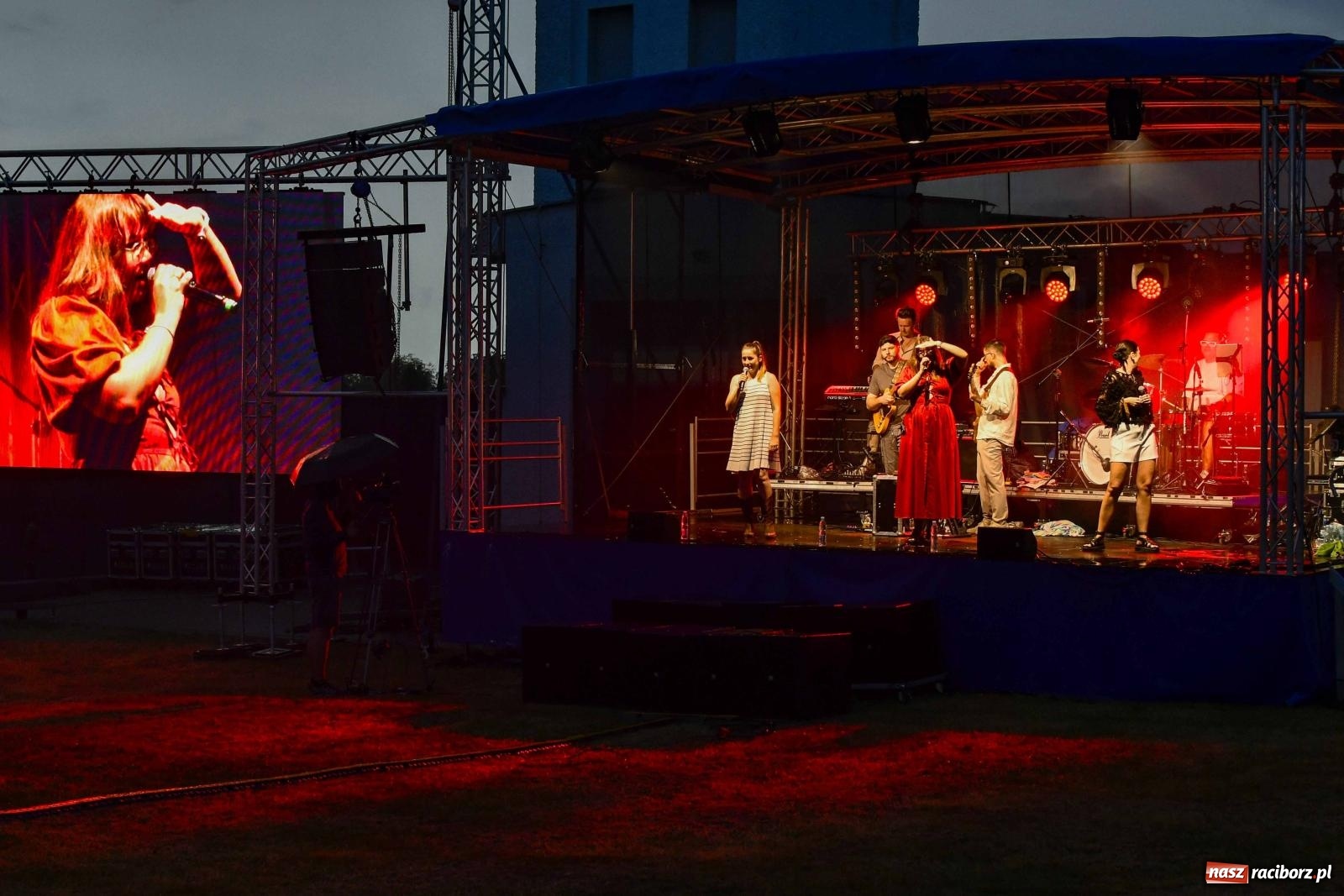 Zdjęcie w galerii na portalu naszraciborz.pl: Poloczek, Frele i The ThreeX. Festyn w Brzeziu wiadomości z regionu