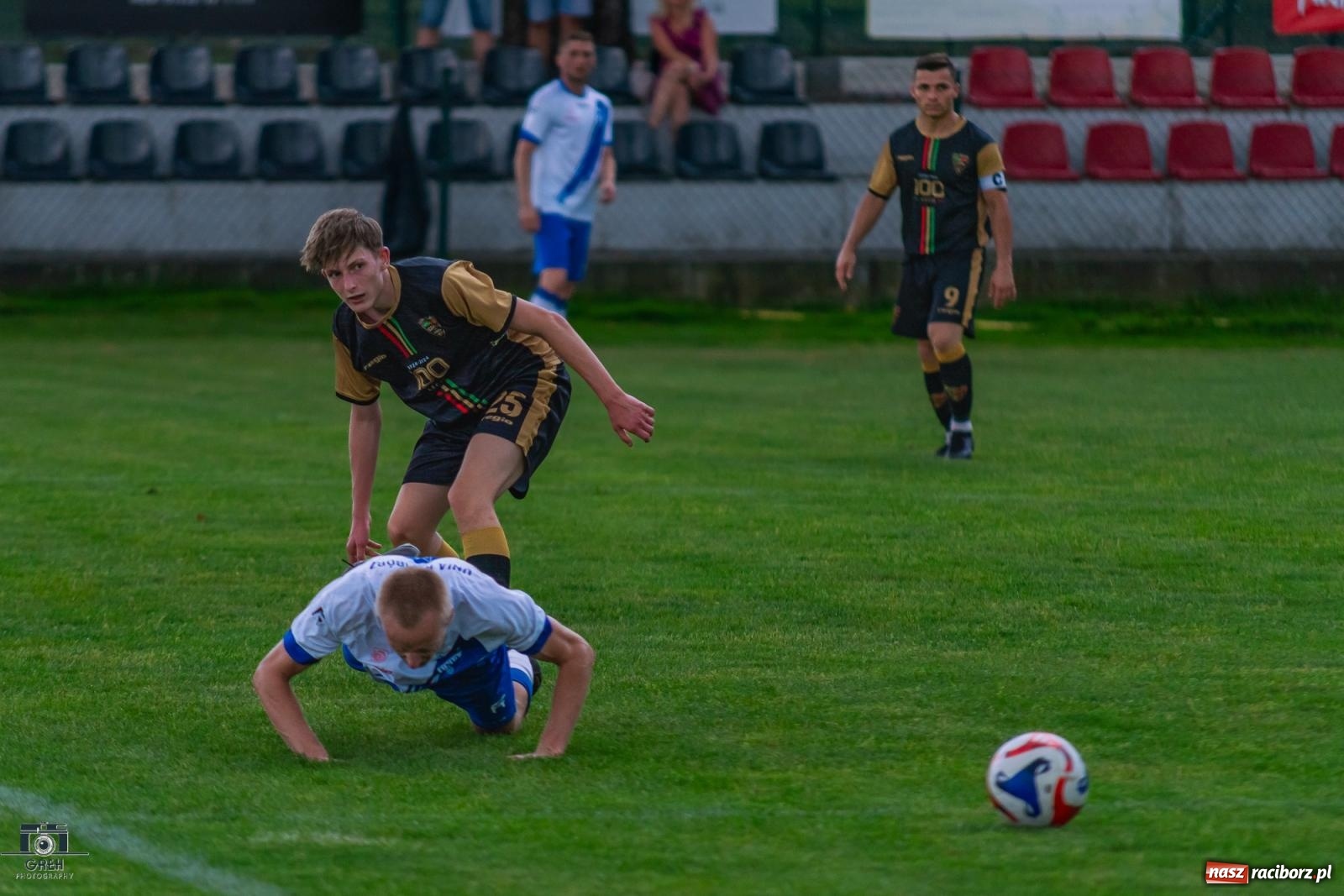 Zdjęcie w galerii na portalu naszraciborz.pl: Wawrzyczny show w Gorzycach. Unia znów bez punktów [FOTO] wiadomości z regionu