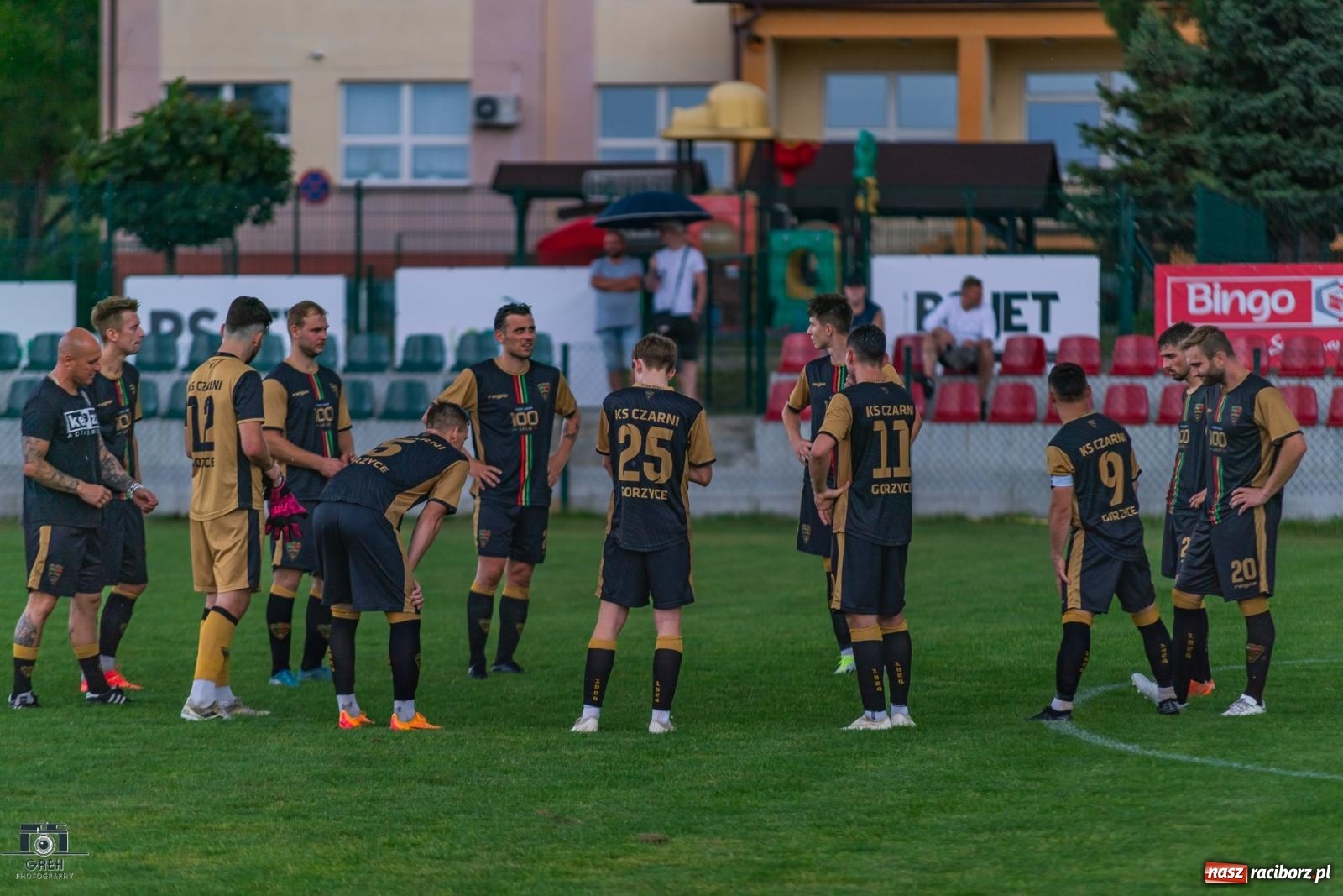 Zdjęcie w galerii na portalu naszraciborz.pl: Wawrzyczny show w Gorzycach. Unia znów bez punktów [FOTO] wiadomości z regionu