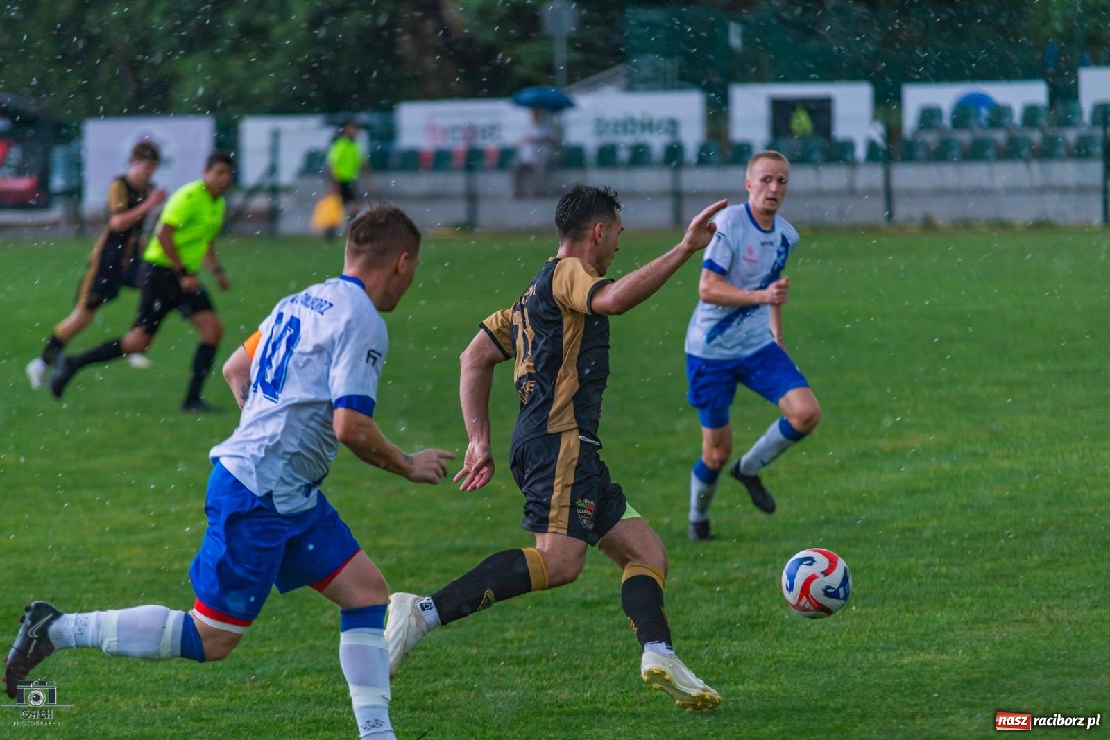 Zdjęcie w galerii na portalu naszraciborz.pl: Wawrzyczny show w Gorzycach. Unia znów bez punktów [FOTO] wiadomości z regionu