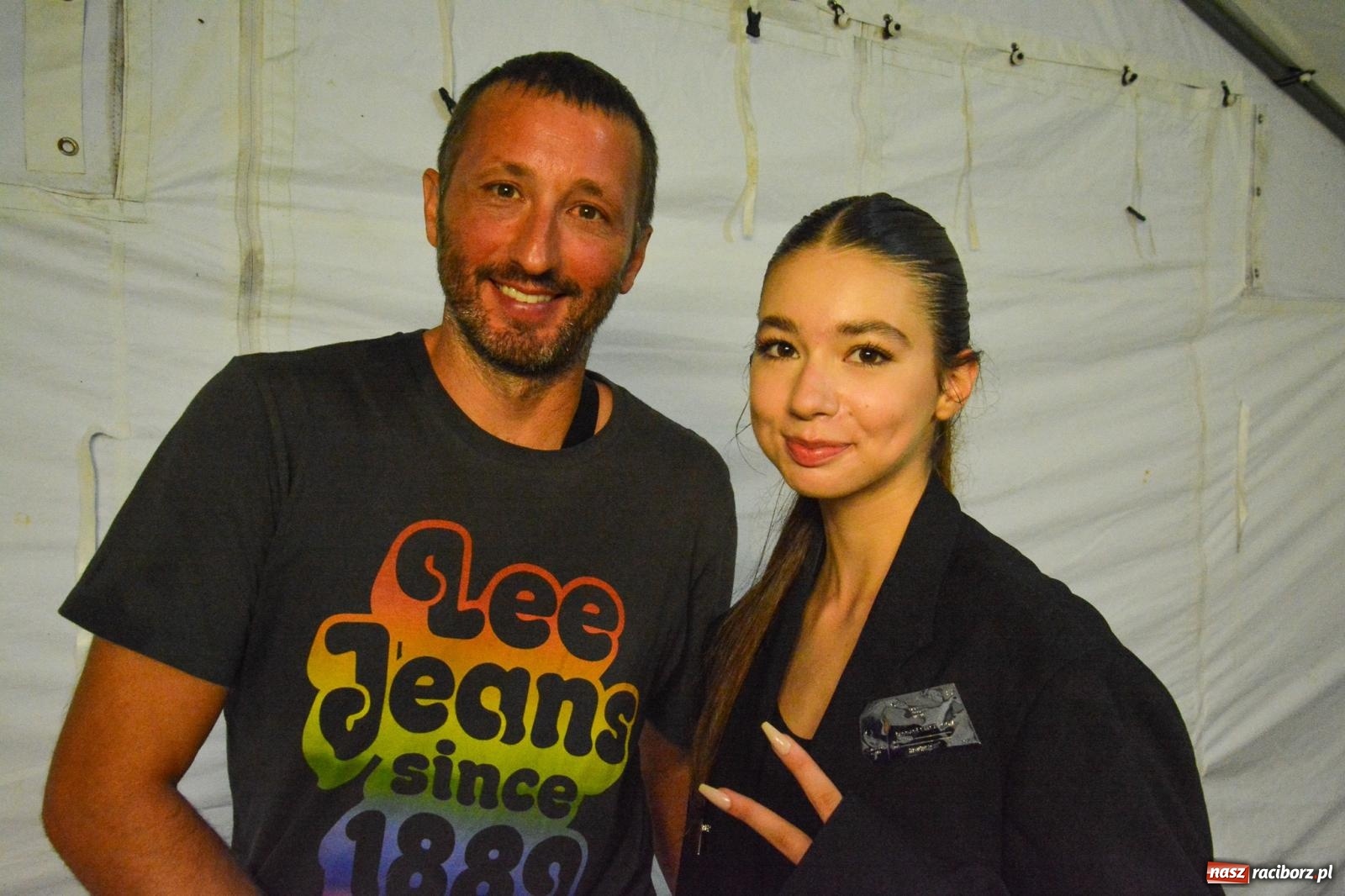 Zdjęcie w galerii na portalu naszraciborz.pl: SMOLASTY na zamku. Ulewa nie przestraszyła fanów wiadomości z regionu