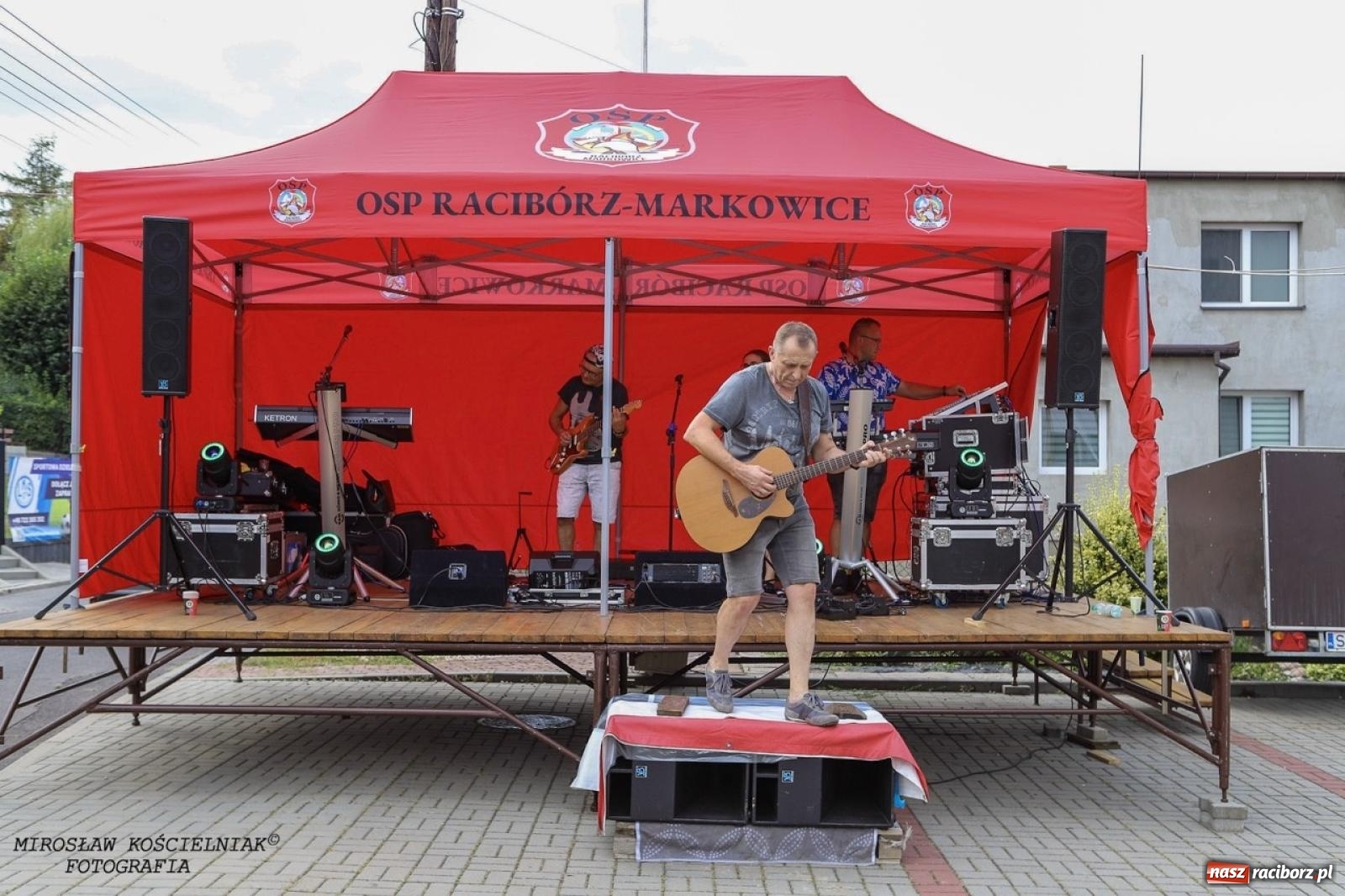 Zdjęcie w galerii na portalu naszraciborz.pl: Strażacy z Markowic z festynu pod remizą ruszyli do akcji [FOTO i WIDEO] wiadomości z regionu