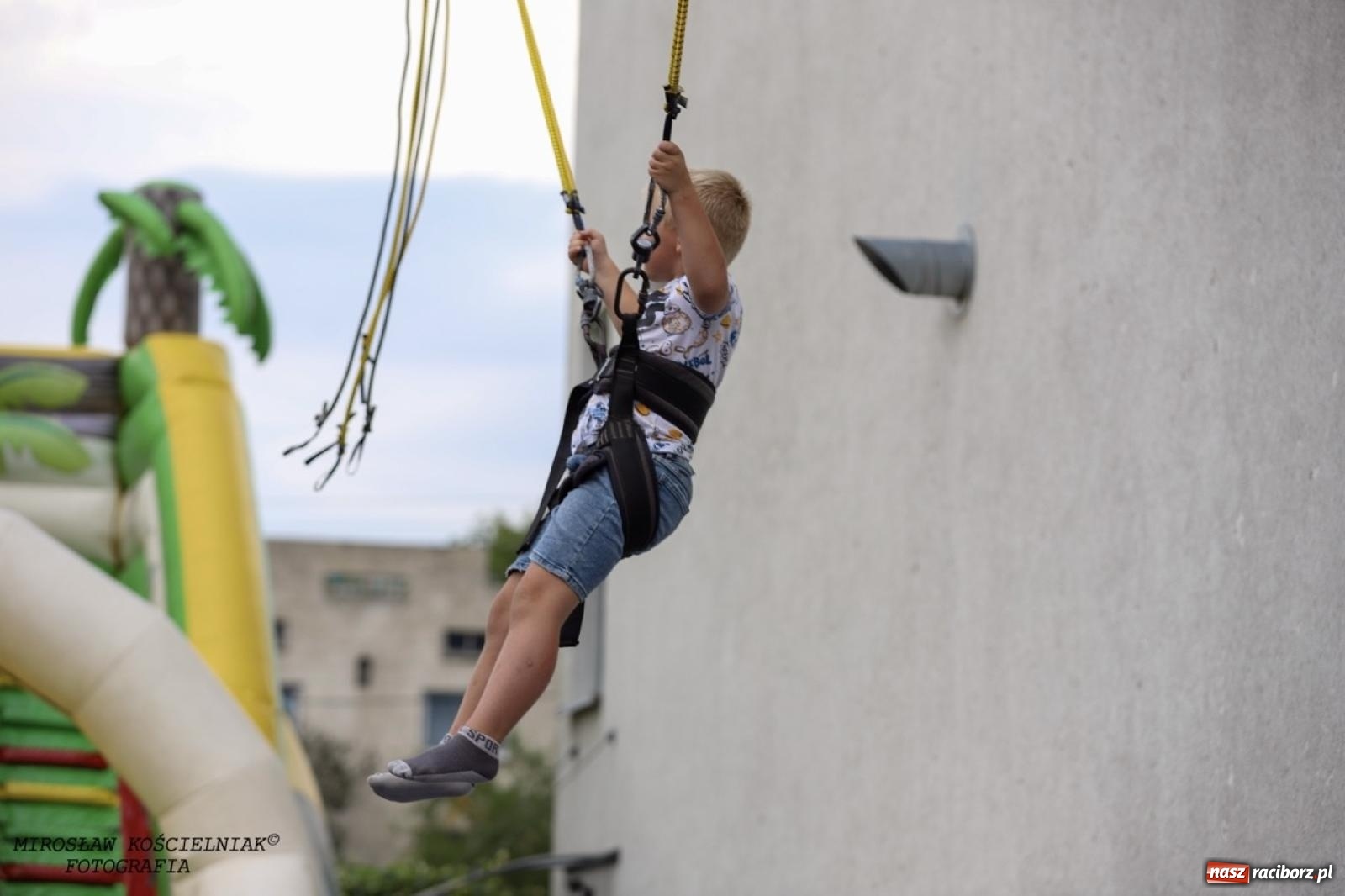 Zdjęcie w galerii na portalu naszraciborz.pl: Strażacy z Markowic z festynu pod remizą ruszyli do akcji [FOTO i WIDEO] wiadomości z regionu