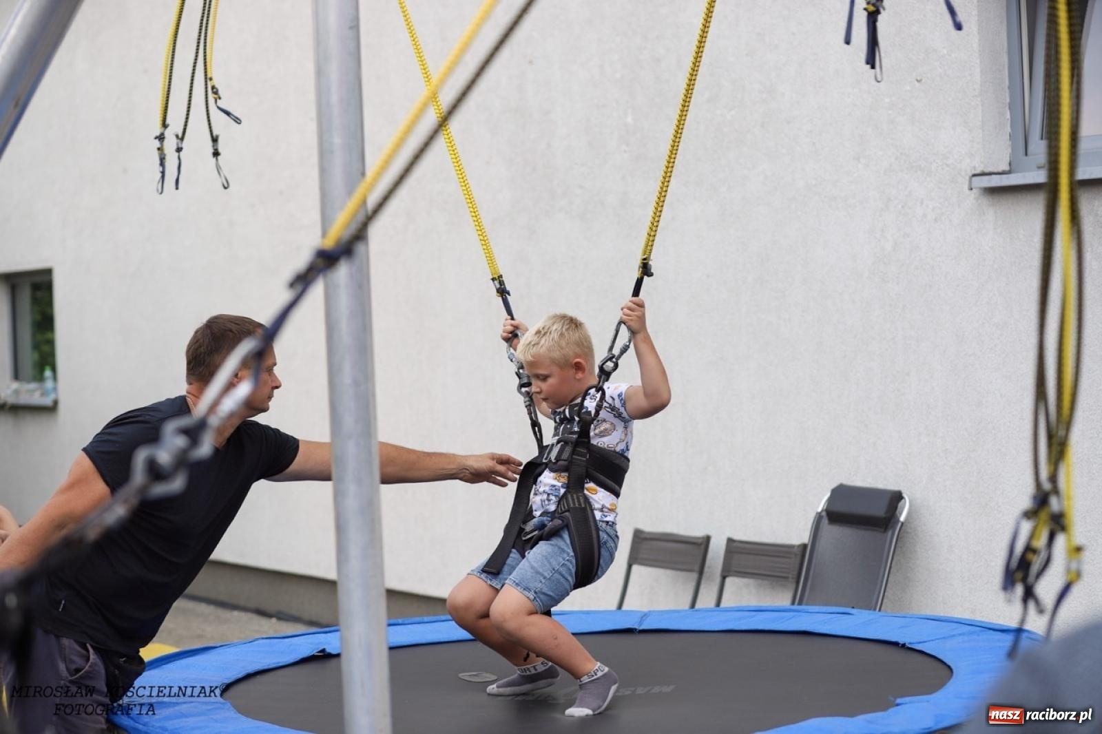 Zdjęcie w galerii na portalu naszraciborz.pl: Strażacy z Markowic z festynu pod remizą ruszyli do akcji [FOTO i WIDEO] wiadomości z regionu
