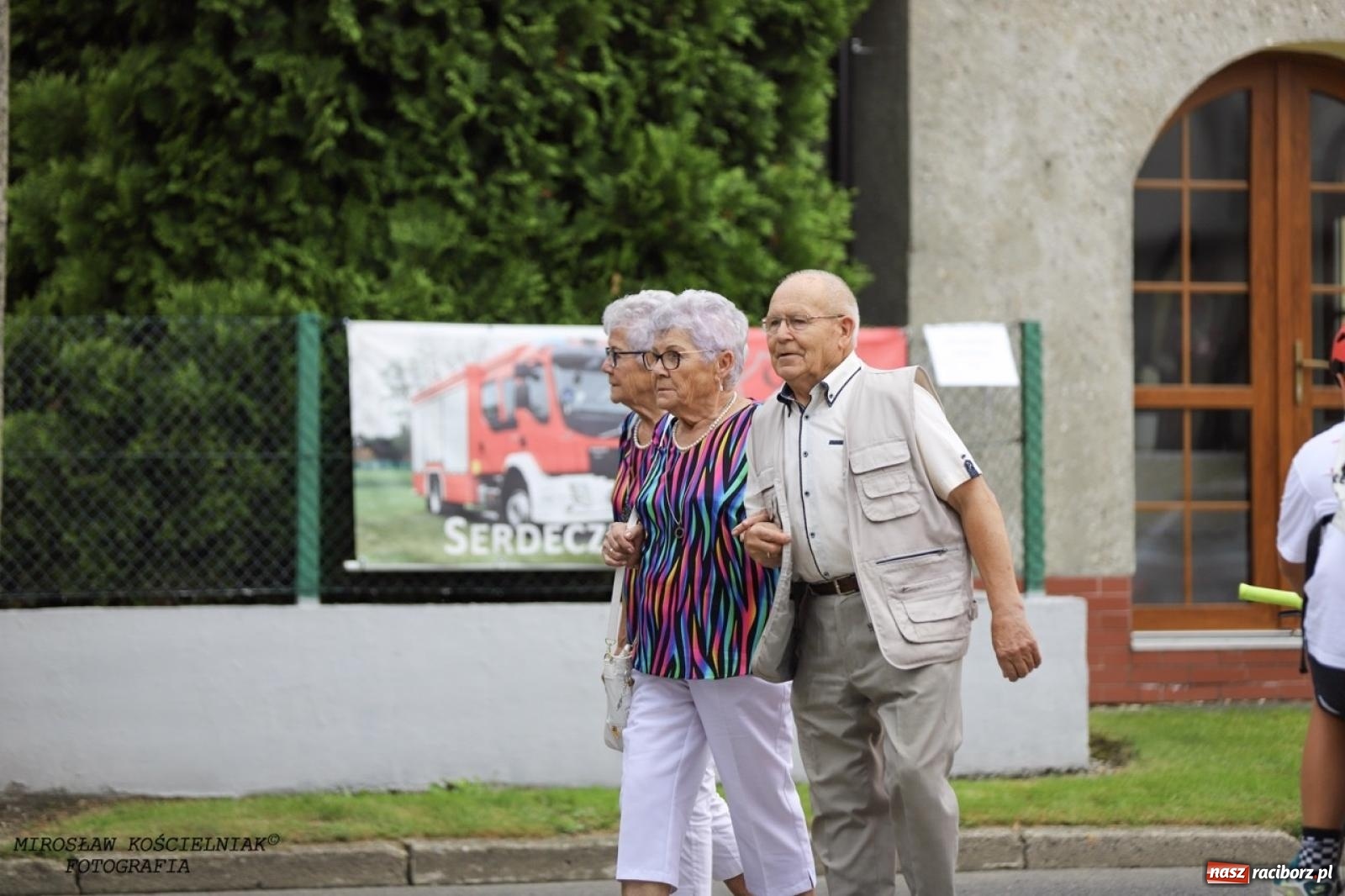 Zdjęcie w galerii na portalu naszraciborz.pl: Strażacy z Markowic z festynu pod remizą ruszyli do akcji [FOTO i WIDEO] wiadomości z regionu