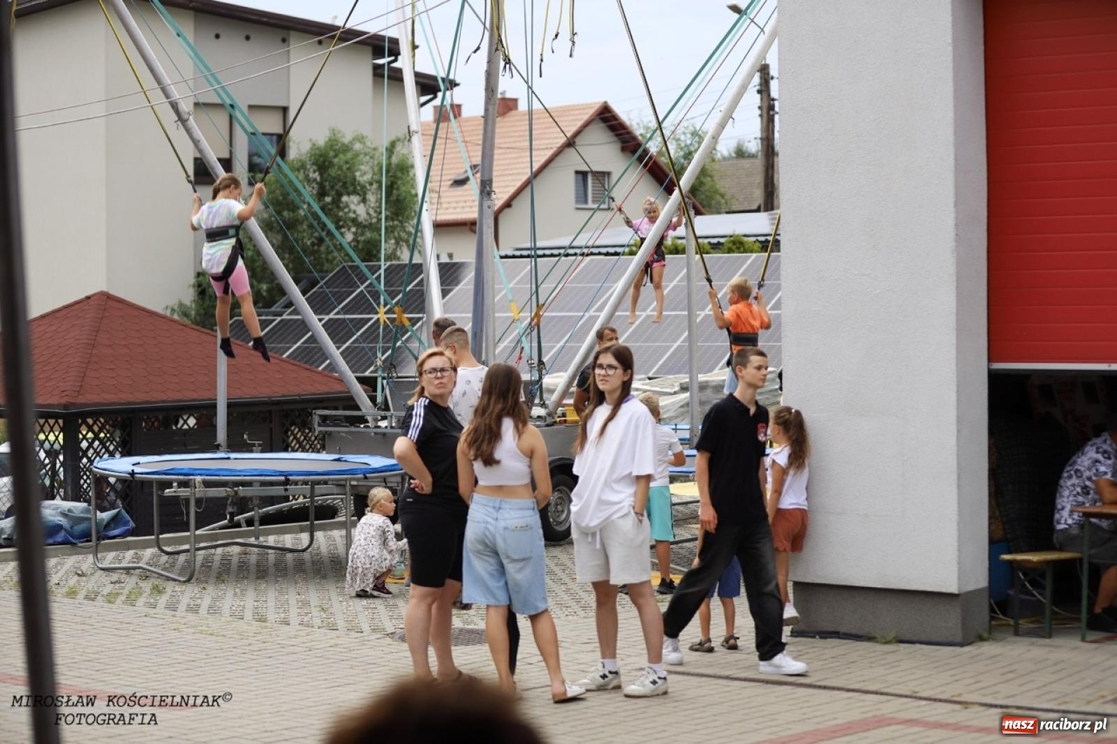 Zdjęcie w galerii na portalu naszraciborz.pl: Strażacy z Markowic z festynu pod remizą ruszyli do akcji [FOTO i WIDEO] wiadomości z regionu