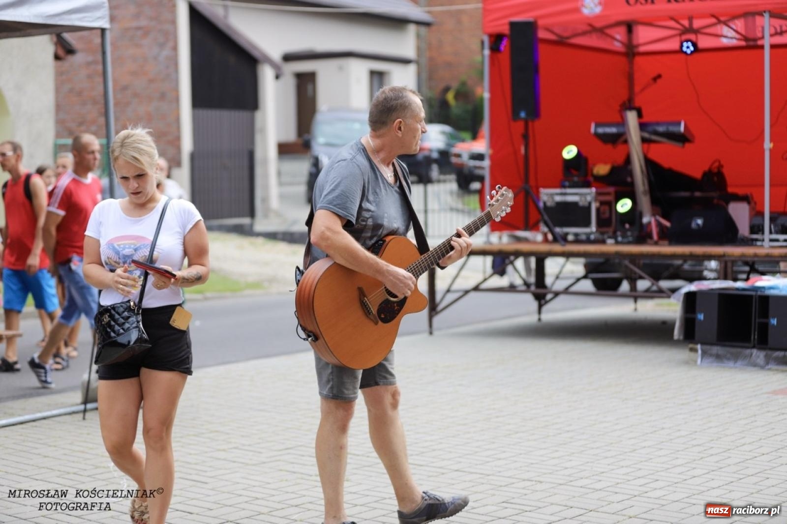 Zdjęcie w galerii na portalu naszraciborz.pl: Strażacy z Markowic z festynu pod remizą ruszyli do akcji [FOTO i WIDEO] wiadomości z regionu