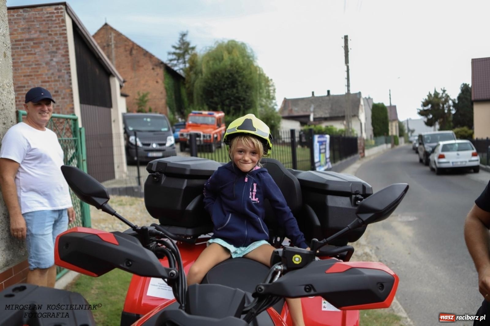 Zdjęcie w galerii na portalu naszraciborz.pl: Strażacy z Markowic z festynu pod remizą ruszyli do akcji [FOTO i WIDEO] wiadomości z regionu