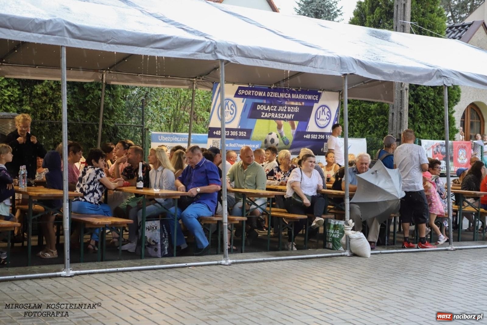 Zdjęcie w galerii na portalu naszraciborz.pl: Strażacy z Markowic z festynu pod remizą ruszyli do akcji [FOTO i WIDEO] wiadomości z regionu