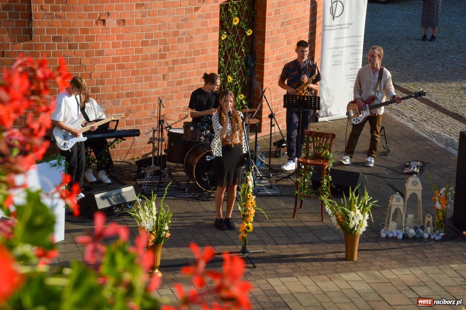 Zdjęcie w galerii na portalu naszraciborz.pl: Długie Lato w Portofino – koncert debiutancki Julii Georges w scenerii zamku wiadomości z regionu