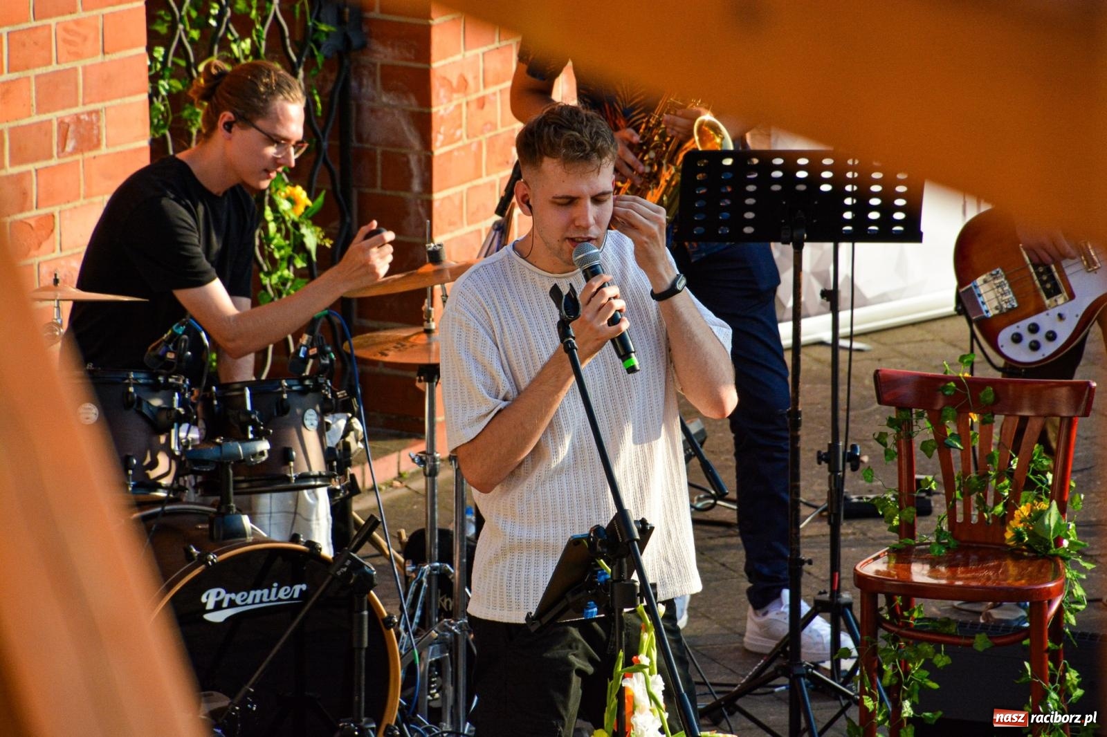 Zdjęcie w galerii na portalu naszraciborz.pl: Długie Lato w Portofino – koncert debiutancki Julii Georges w scenerii zamku wiadomości z regionu