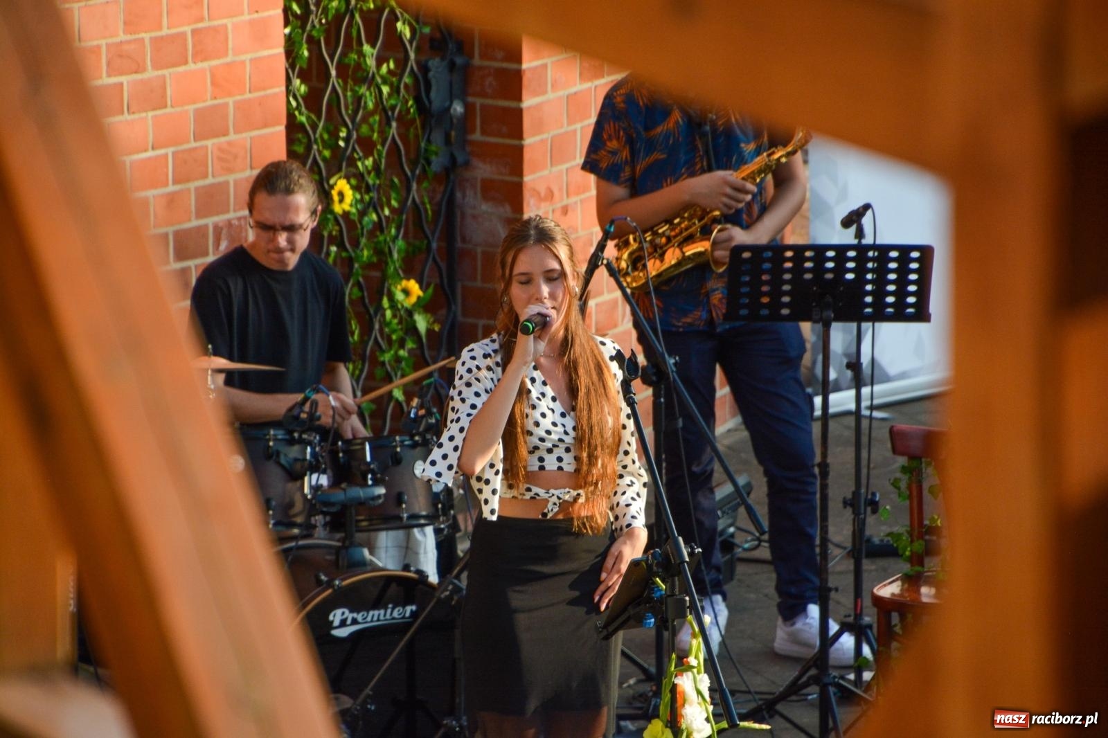 Zdjęcie w galerii na portalu naszraciborz.pl: Długie Lato w Portofino – koncert debiutancki Julii Georges w scenerii zamku wiadomości z regionu