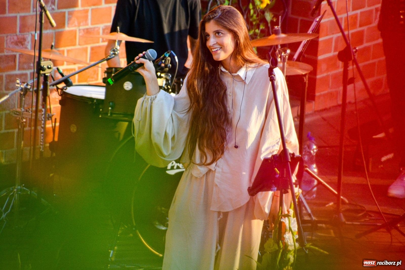 Zdjęcie w galerii na portalu naszraciborz.pl: Długie Lato w Portofino – koncert debiutancki Julii Georges w scenerii zamku wiadomości z regionu