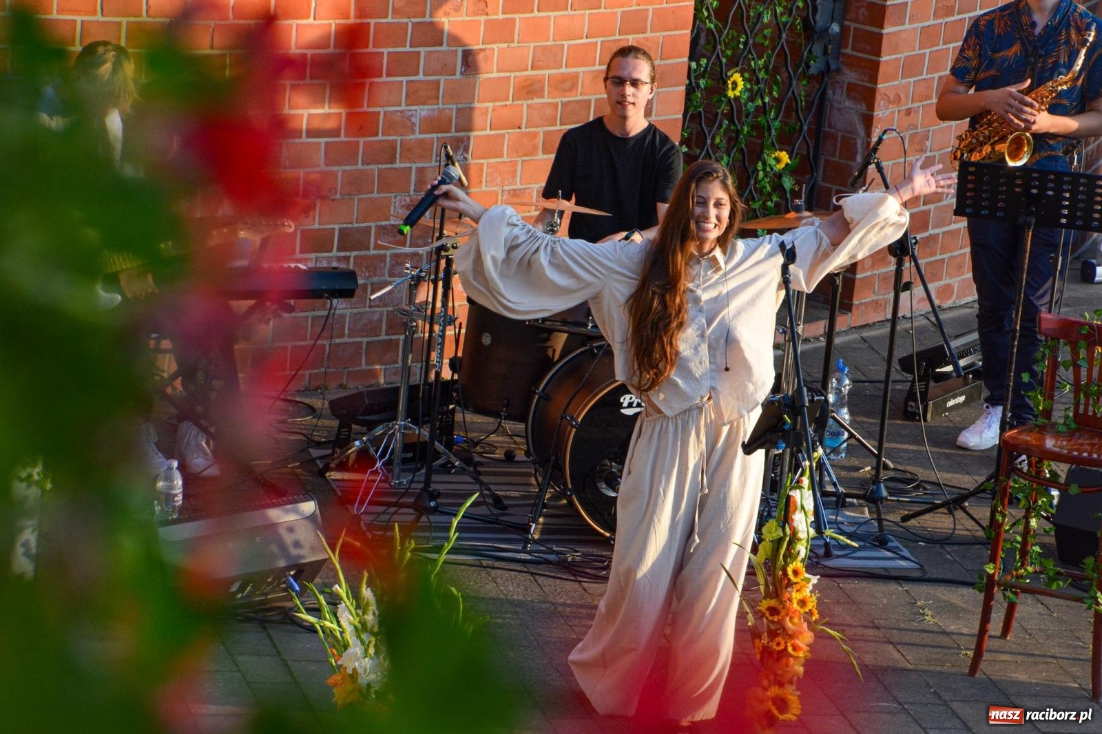 Zdjęcie w galerii na portalu naszraciborz.pl: Długie Lato w Portofino – koncert debiutancki Julii Georges w scenerii zamku wiadomości z regionu