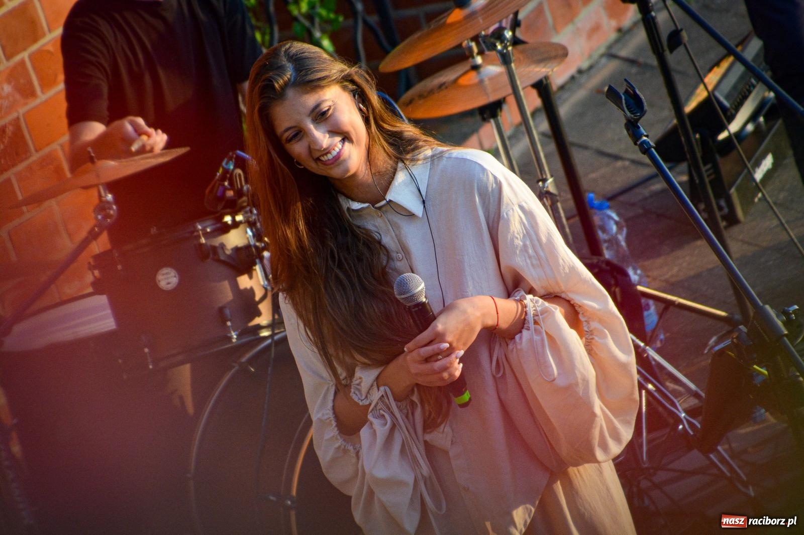 Zdjęcie w galerii na portalu naszraciborz.pl: Długie Lato w Portofino – koncert debiutancki Julii Georges w scenerii zamku wiadomości z regionu