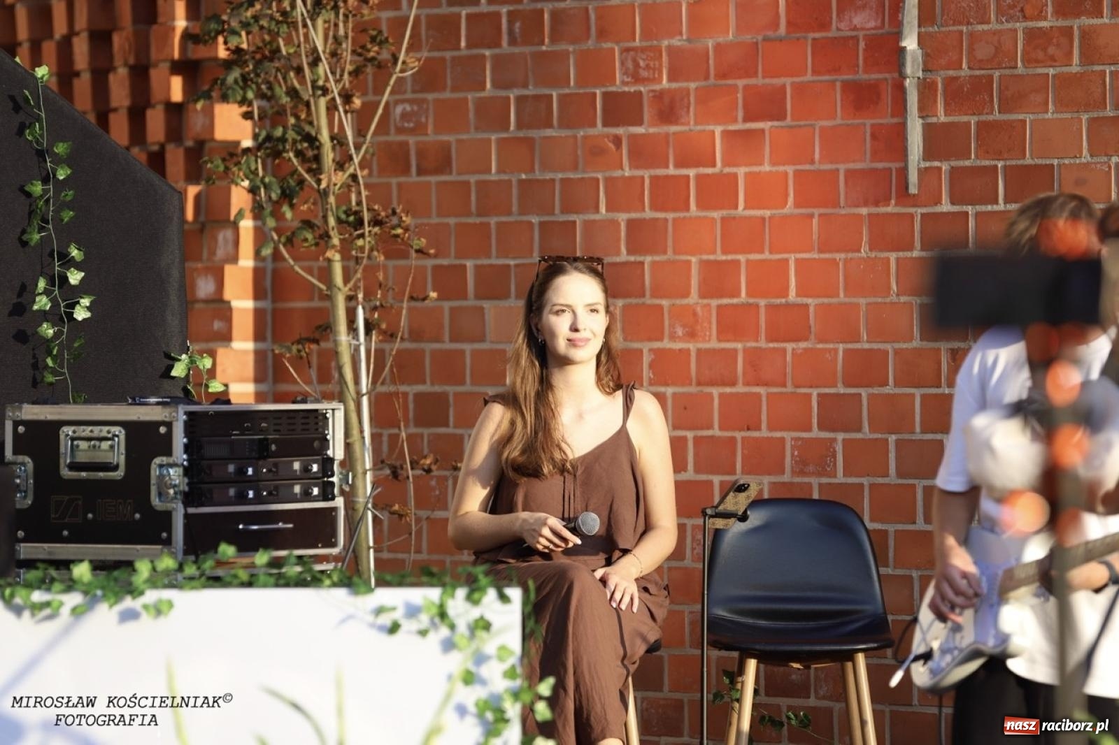 Zdjęcie w galerii na portalu naszraciborz.pl: Długie Lato w Portofino – koncert debiutancki Julii Georges w scenerii zamku wiadomości z regionu