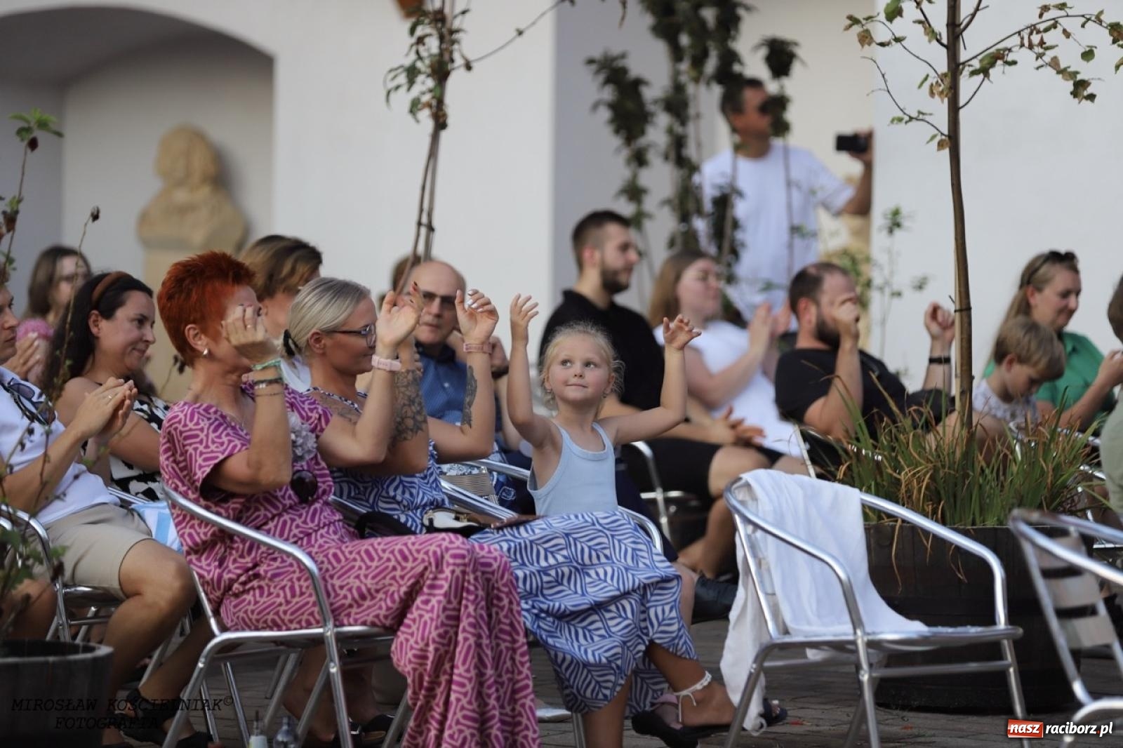 Zdjęcie w galerii na portalu naszraciborz.pl: Długie Lato w Portofino – koncert debiutancki Julii Georges w scenerii zamku wiadomości z regionu