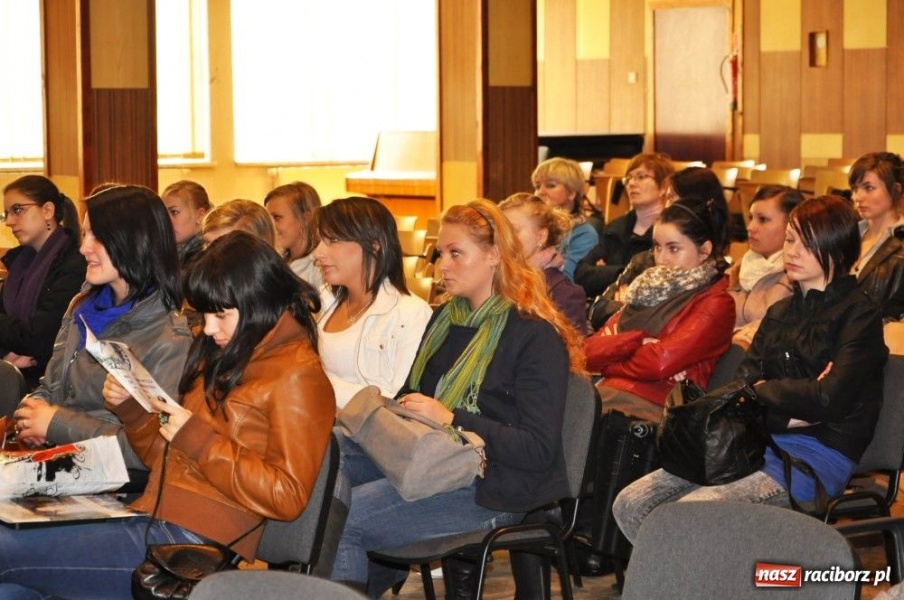 Zdjęcie w galerii na portalu naszraciborz.pl: Zwiedzić PWSZ, posłuchać o trzęsieniach wiadomości z regionu