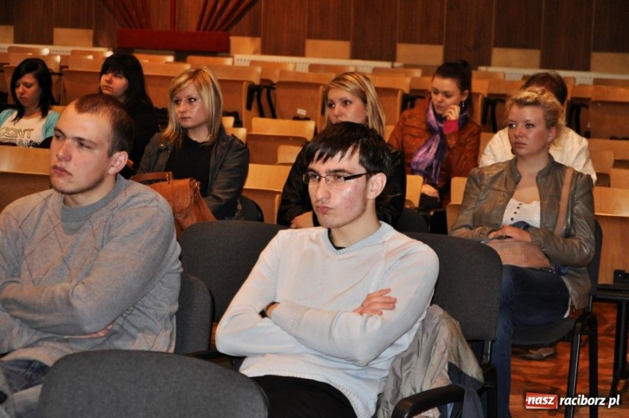 Zdjęcie w galerii na portalu naszraciborz.pl: Zwiedzić PWSZ, posłuchać o trzęsieniach wiadomości z regionu