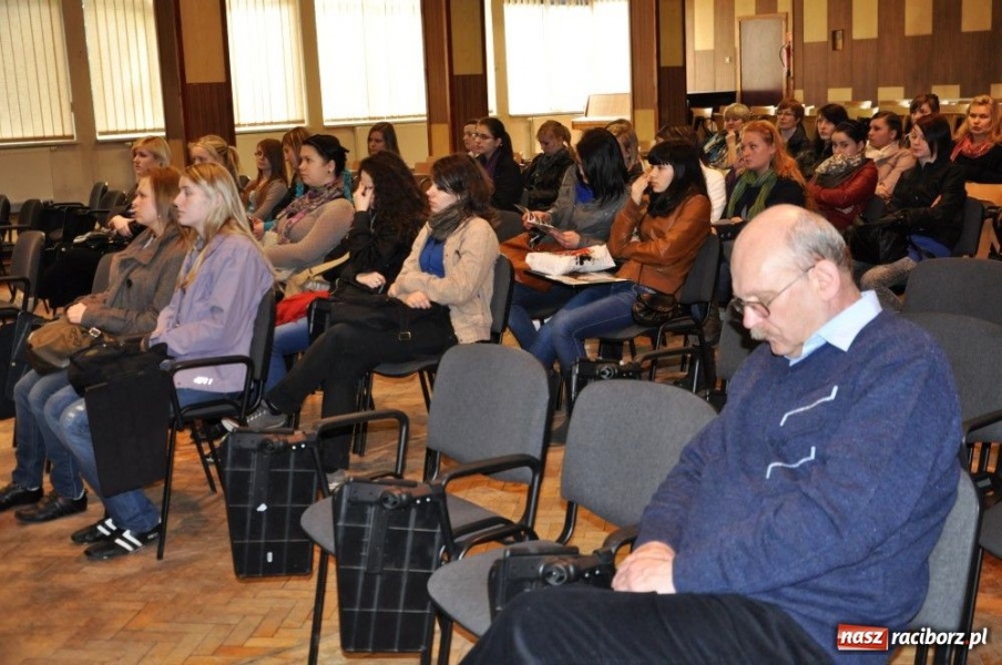 Zdjęcie w galerii na portalu naszraciborz.pl: Zwiedzić PWSZ, posłuchać o trzęsieniach wiadomości z regionu