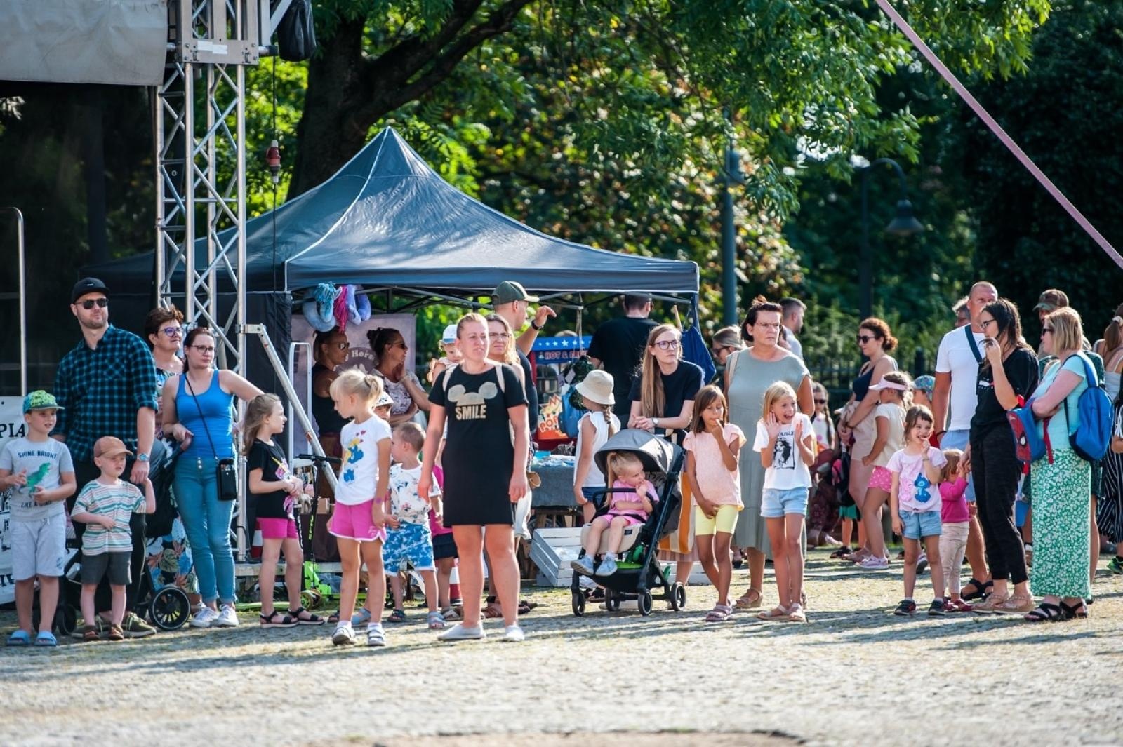 Zdjęcie w galerii na portalu naszraciborz.pl: Wielki finał Wakacji w siodle na Zamku Piastowskim. Tłumy na dziedzińcu [FOTO i WIDEO] wiadomości z regionu