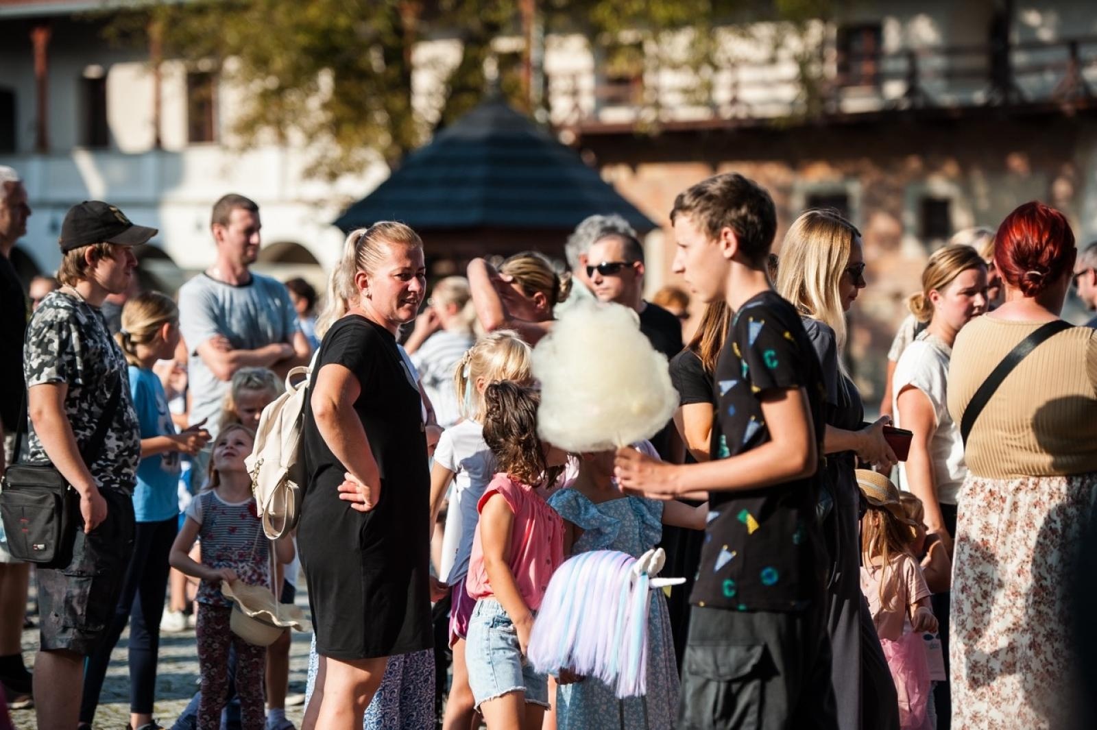 Zdjęcie w galerii na portalu naszraciborz.pl: Wielki finał Wakacji w siodle na Zamku Piastowskim. Tłumy na dziedzińcu [FOTO i WIDEO] wiadomości z regionu