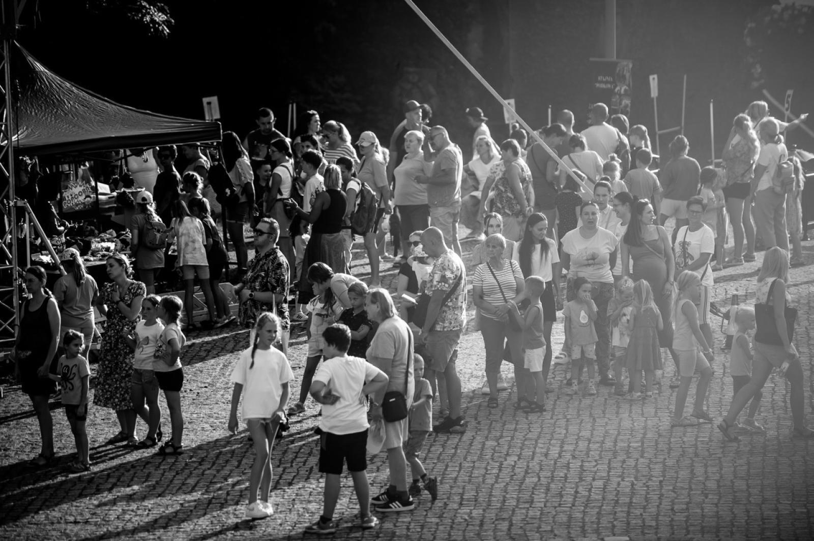 Zdjęcie w galerii na portalu naszraciborz.pl: Wielki finał Wakacji w siodle na Zamku Piastowskim. Tłumy na dziedzińcu [FOTO i WIDEO] wiadomości z regionu