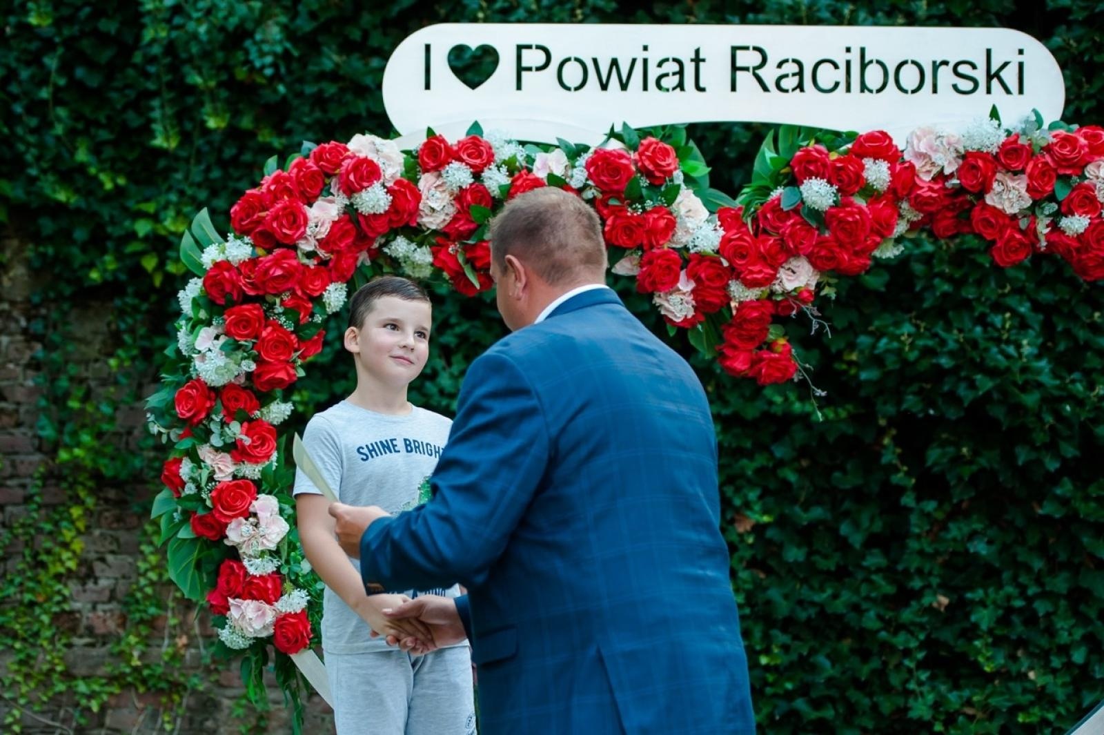 Zdjęcie w galerii na portalu naszraciborz.pl: Wielki finał Wakacji w siodle na Zamku Piastowskim. Tłumy na dziedzińcu [FOTO i WIDEO] wiadomości z regionu