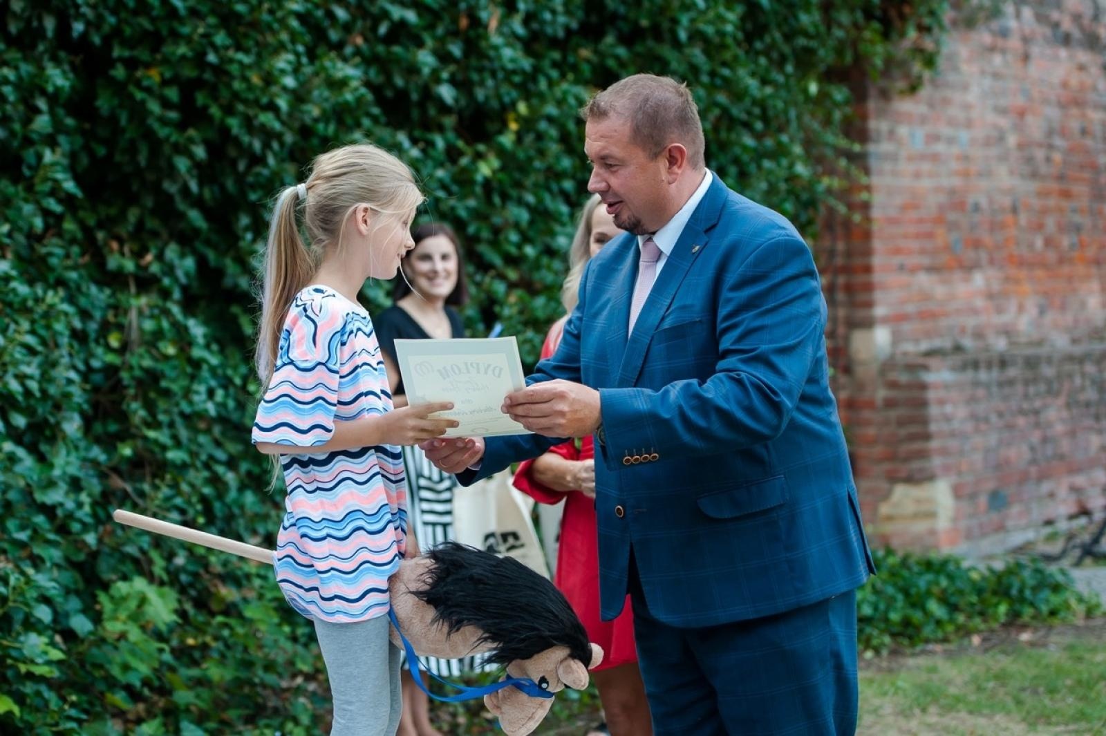 Zdjęcie w galerii na portalu naszraciborz.pl: Wielki finał Wakacji w siodle na Zamku Piastowskim. Tłumy na dziedzińcu [FOTO i WIDEO] wiadomości z regionu