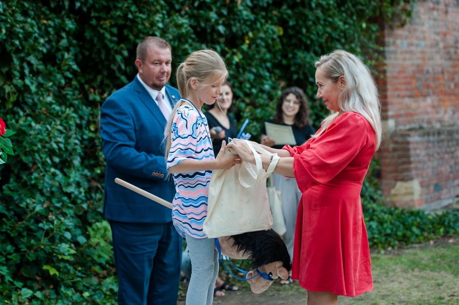 Zdjęcie w galerii na portalu naszraciborz.pl: Wielki finał Wakacji w siodle na Zamku Piastowskim. Tłumy na dziedzińcu [FOTO i WIDEO] wiadomości z regionu