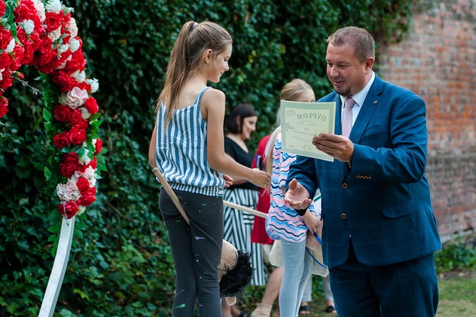 Zdjęcie w galerii na portalu naszraciborz.pl: Wielki finał Wakacji w siodle na Zamku Piastowskim. Tłumy na dziedzińcu [FOTO i WIDEO] wiadomości z regionu