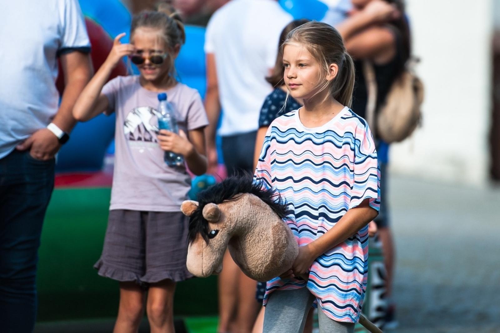 Zdjęcie w galerii na portalu naszraciborz.pl: Wielki finał Wakacji w siodle na Zamku Piastowskim. Tłumy na dziedzińcu [FOTO i WIDEO] wiadomości z regionu